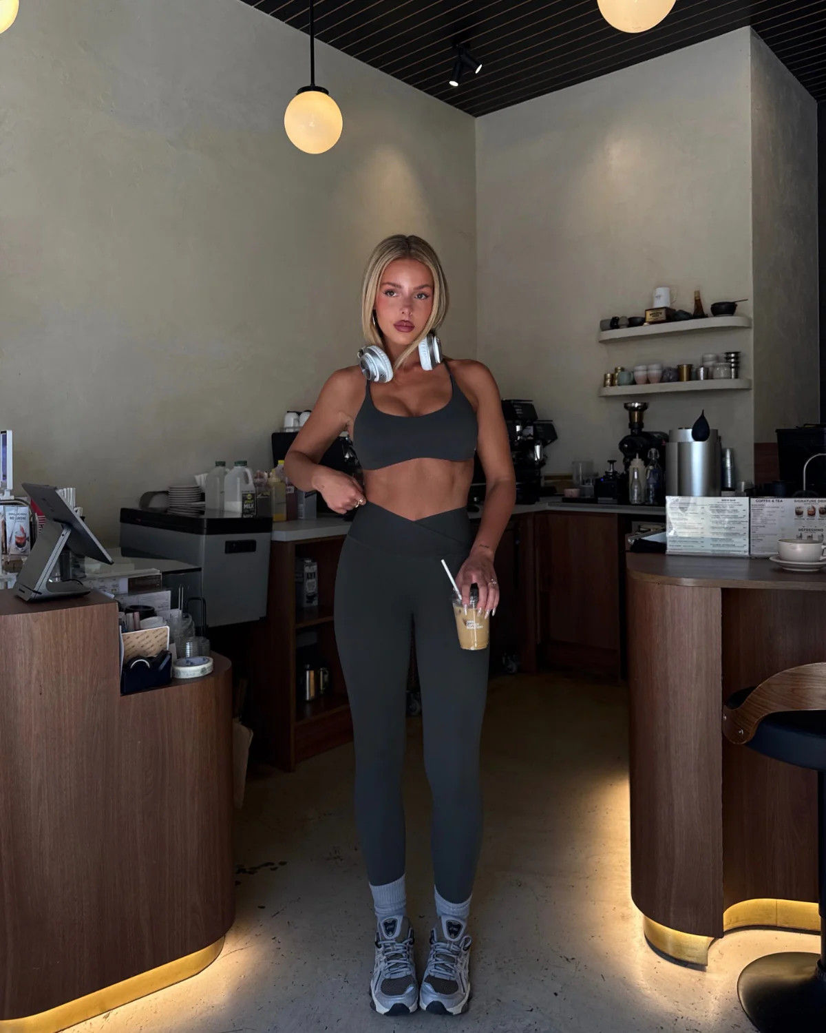 Fade Crossover Leggings | Deep Olive | Crop Shop Boutique US