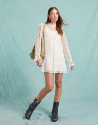 Miss Selfridge - Robe babydoll en dentelle à volants - Ivoire | ASOS (Global)