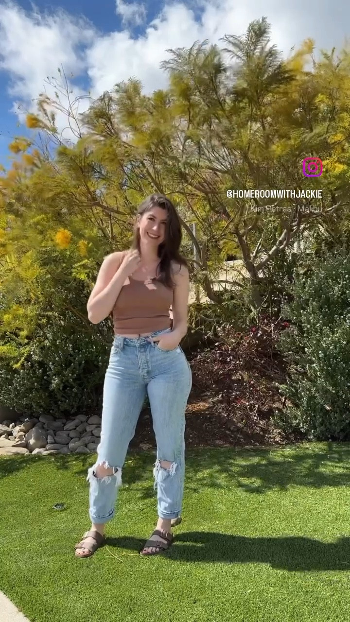 75 hard style challenge, day 65

Abercrombie tank
Abercrombie curve love dad jean, linked similar
Birkenstocks
Secondhand oversized button down, linked similar

Tall girl style, curvy, wide hips, hourglass, los angeles, malibu, california, travel outfit, vacation outfit, what to pack, spring outfit, casual style

#LTKTravel #LTKStyleTip #LTKFindsUnder50