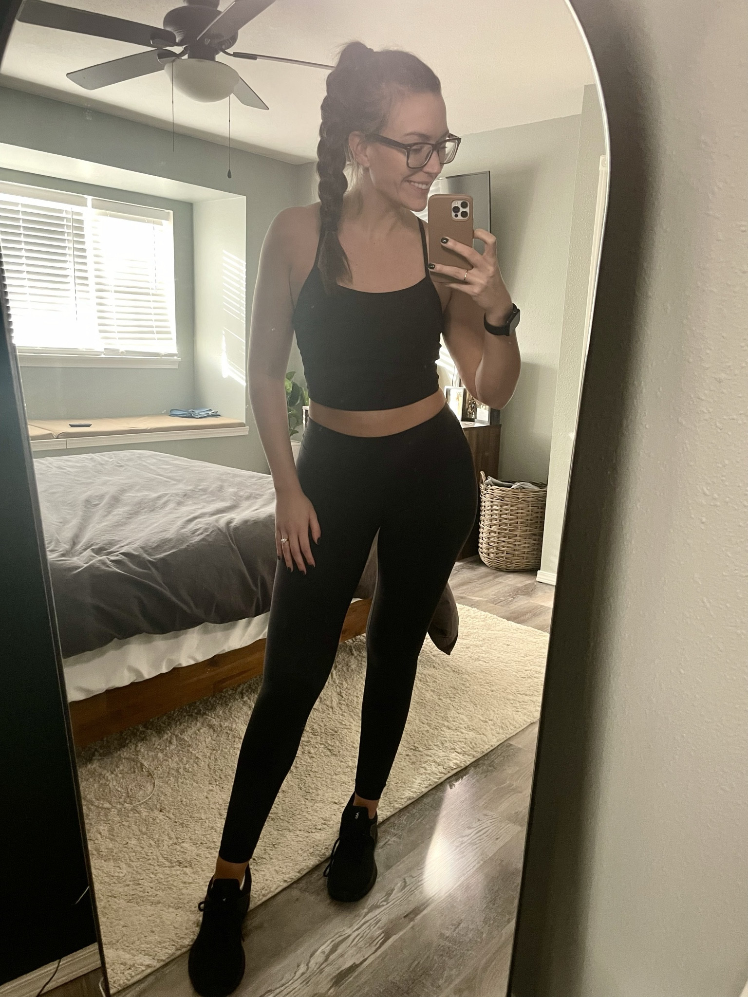 Another budget friendly workout set 🖤 head to toe from Amazon. 

#LTKfitness
