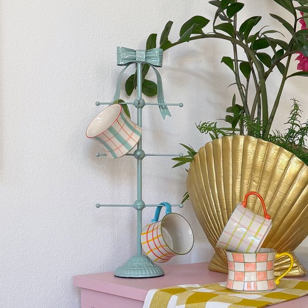 Bow Topped Metal Mug Rack Stand | Antique Farm House