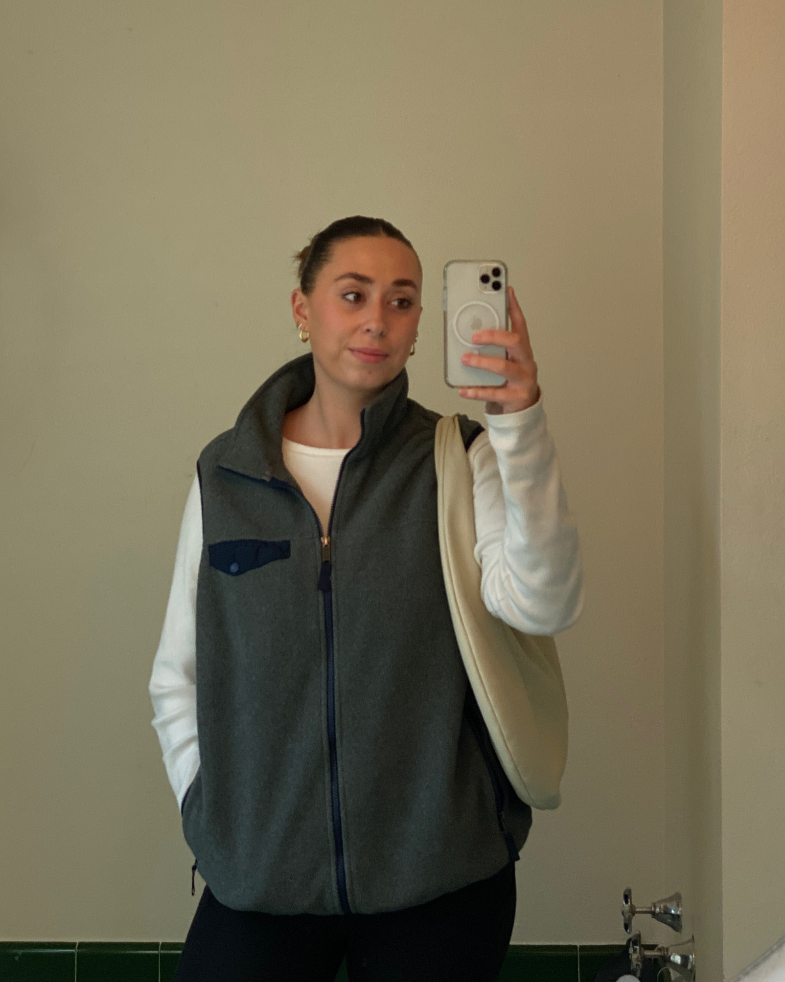 fleece vest ootd 

#LTKSeasonal #LTKstyletip