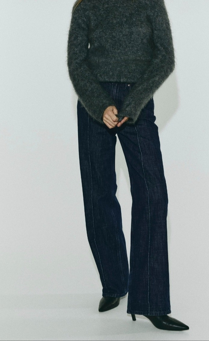 Stright high jeans for petite women.Petite fashion tips glambutfirstcoffee.com

#LTKootd #LTKPetite #LTKMidsize