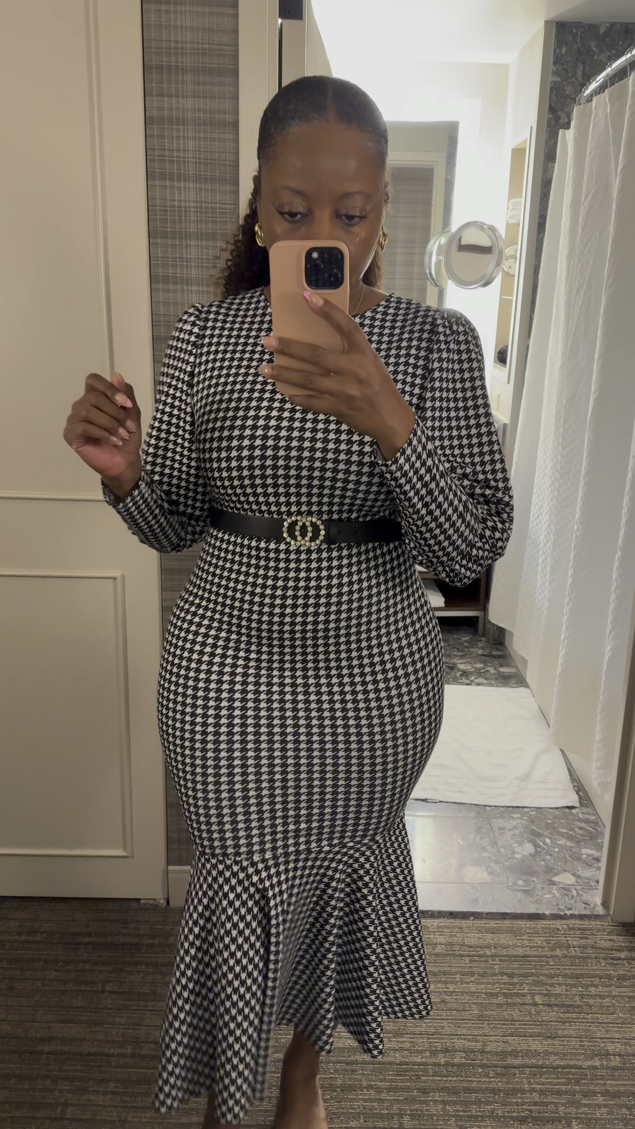 This  Houndstooth dress is #ChefsKiss

#LTKfindsunder100 #LTKmidsize