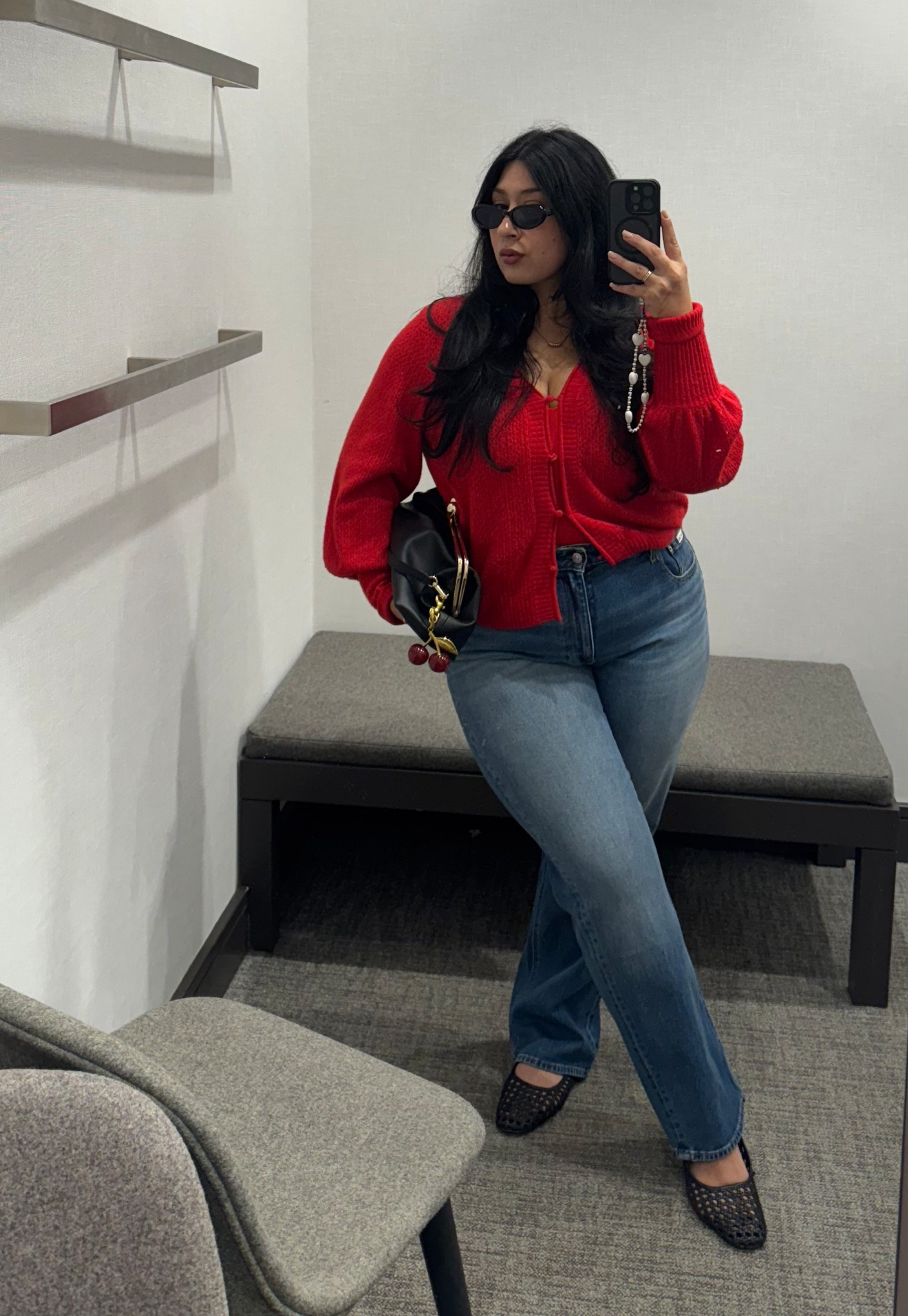Casual ootd styling a red cardigan with blue jeans and black accessories 🍒

I’m wearing a size 33 in the jeans.

#LTKMidsize #LTKootd #LTKHoliday