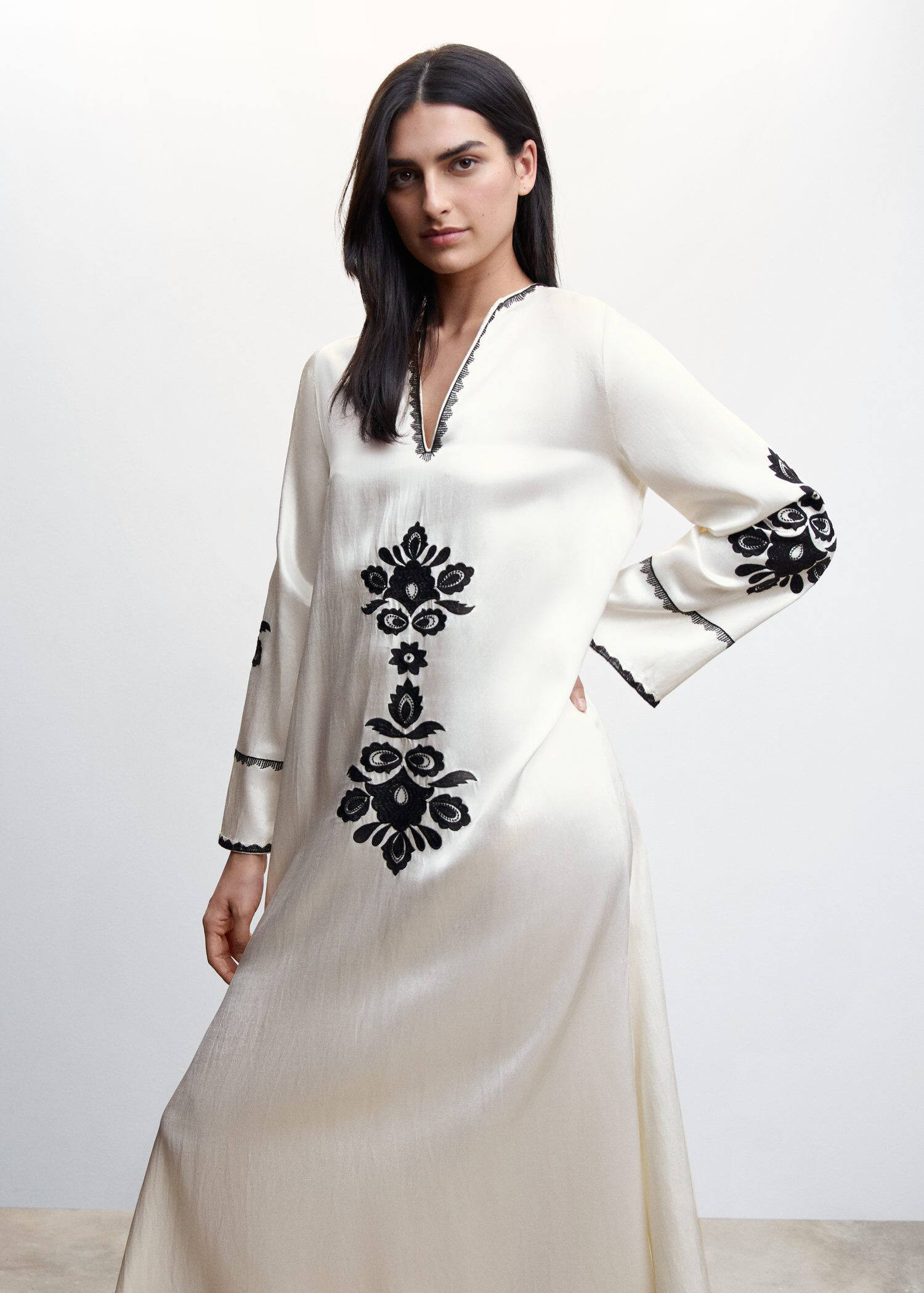 Embroidered dress with side slit | MANGO (US)