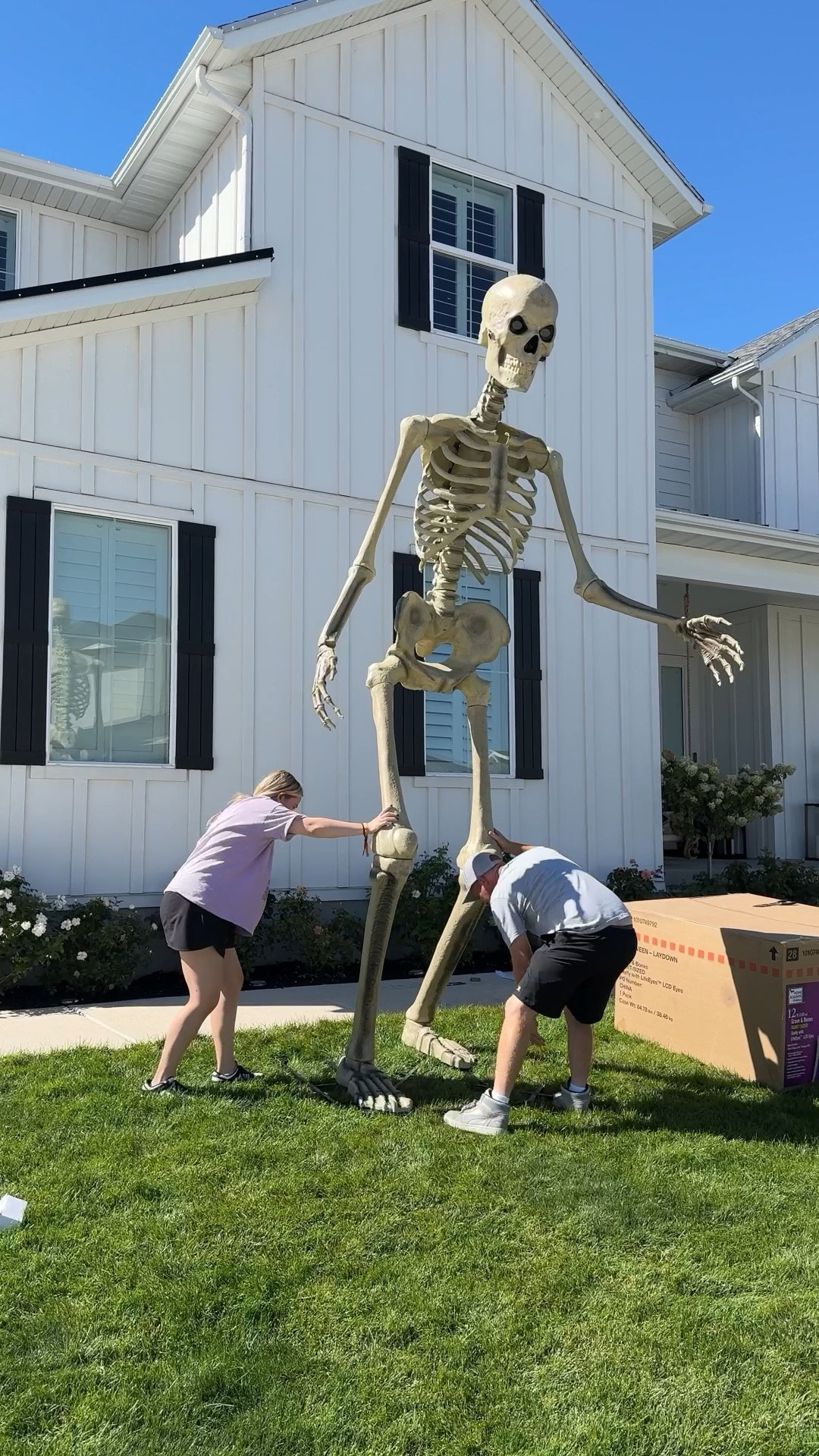 12’ animated skeleton. 

#LTKVideo #LTKSeasonal #LTKHalloween