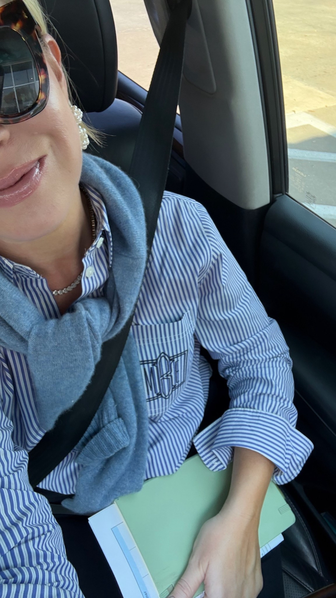 Liner is Rhode Lean, Lipstick is L’Oreal Ballerina Shoes, and Gloss is Elf Pink Cosmo. 🤍🤍🤍 I rotate the lipstick but the liner and gloss and been a daily staple since last summer! The liner is so, so, so good! Shirt is old Jcrew, linked similar. 🤍😍