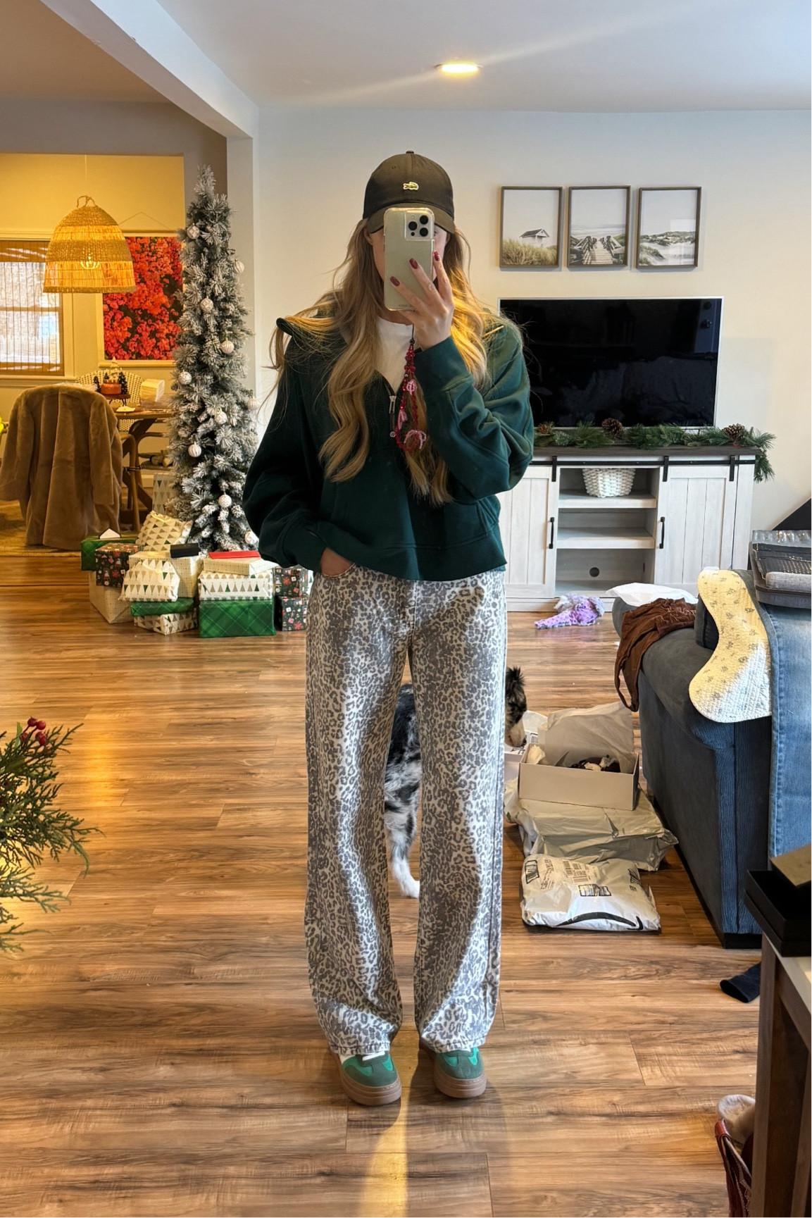 Last minute Christmas shopping outfit! Pants run very big - I’m wearing an XXS! Very comfy & cute 🎄❤️

#LTKStyleTip #LTKHoliday #LTKFindsUnder100