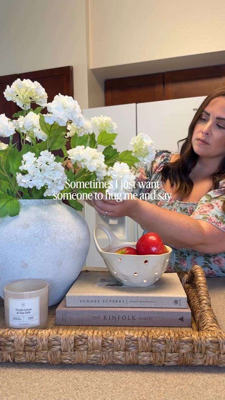 all I want is slow mornings, coffee, and a cozy home… anyone else relate?🤍

.
.
.
.

#Cozy #home #decor #trend

#LTKSeasonal #LTKHome #LTKSaleAlert