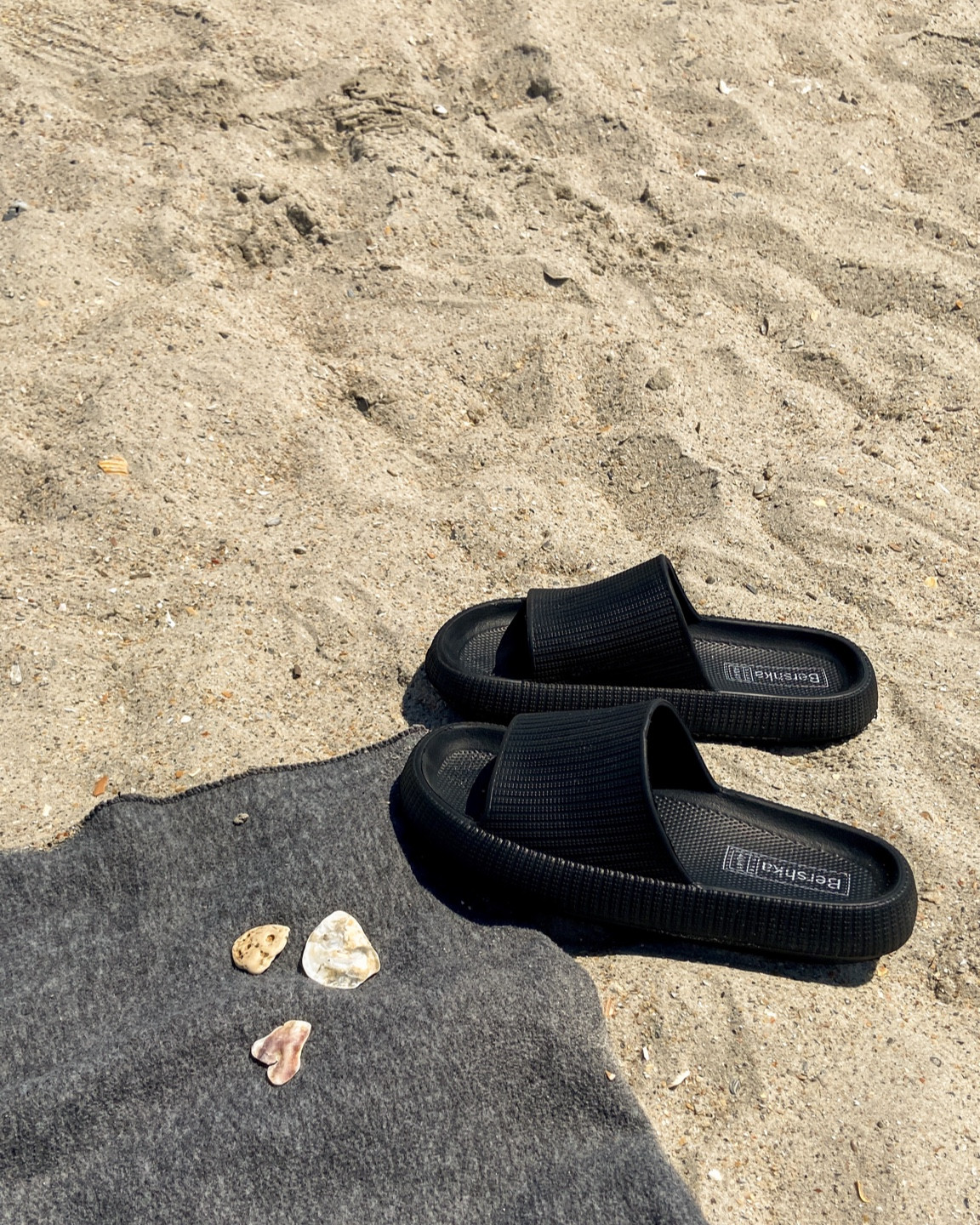 Those shoes are Bershka cloud slides but sadly they’re out of stock. However, they are so comfortable and one of my favorite ones. 

#LTKSeasonal #LTKfindsunder50 #LTKshoecrush