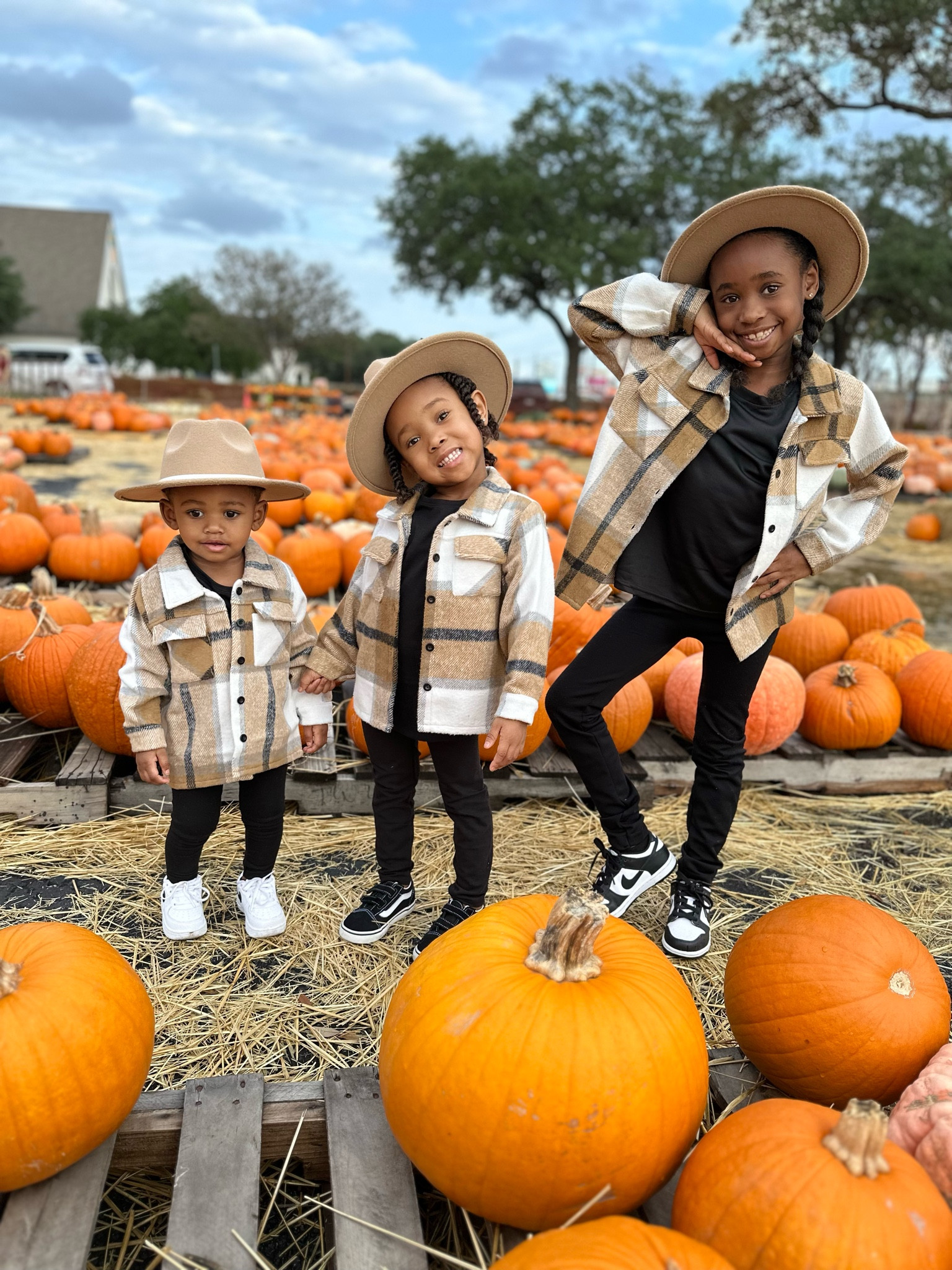 Toddler fall looks 🍂

We are getting cooler weather, loving these jackets for the fall for kids. #LTKFallSale 

#LTKFamily #LTKKids