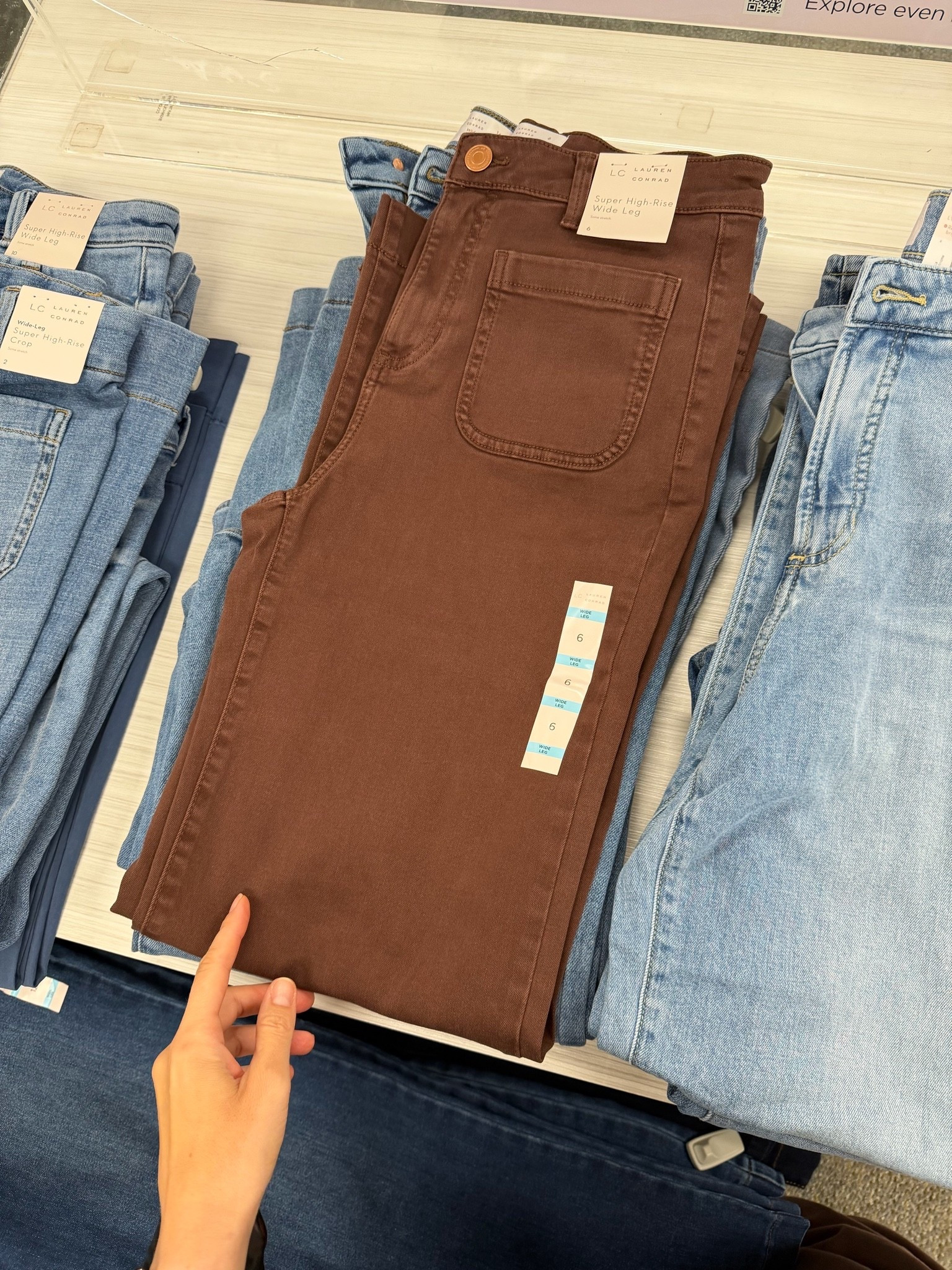 Kohls has brown jeans! Thumbnail image shows blue jeans, just click that one and then you’ll see the brown option too. @kohls