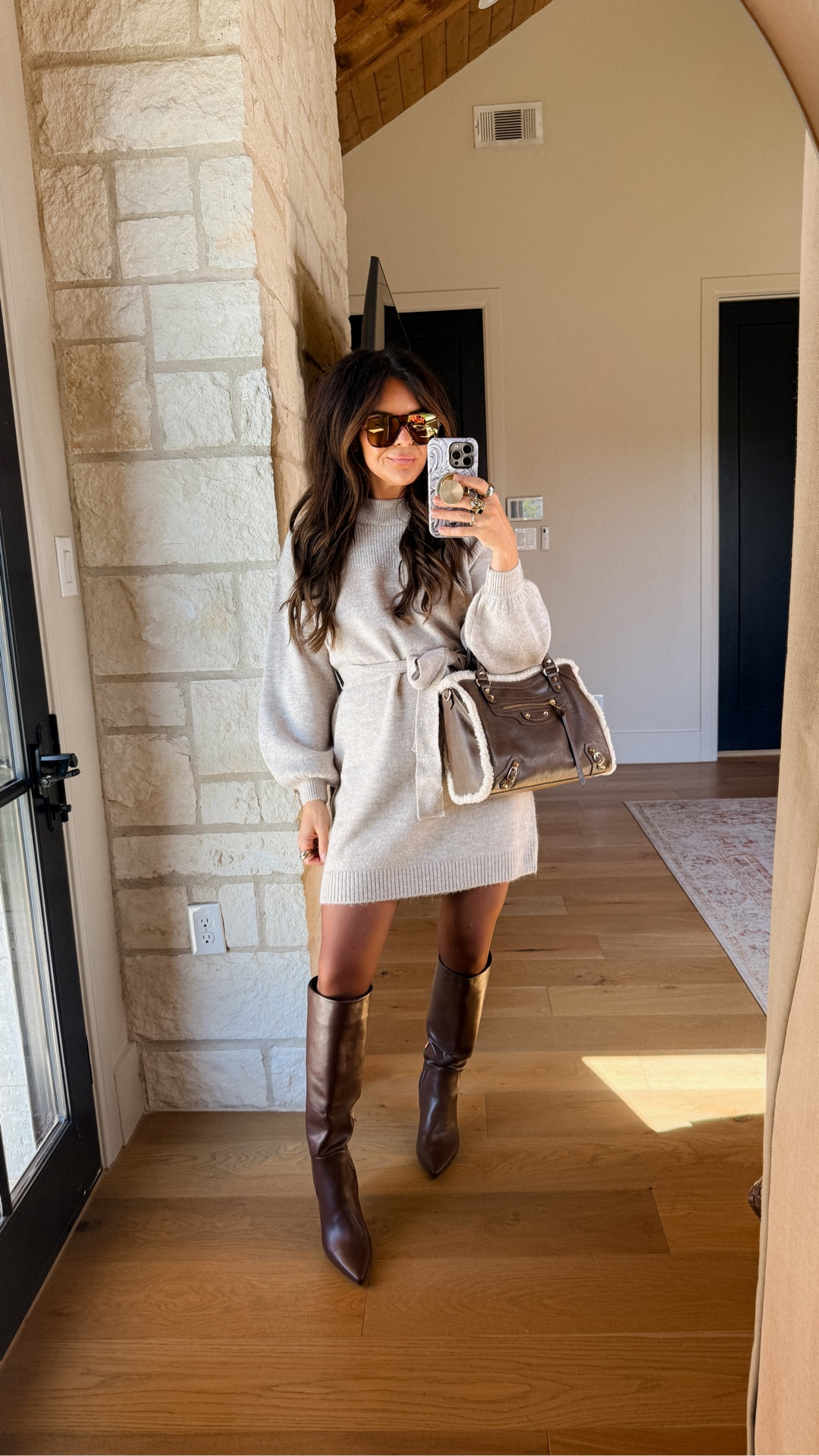 New Thanksgiving edit but also great family photo ideas!  
Use code: BWC40 for 40% off for the weekend. 


wearing a large in all the bottoms. Their jeans I usually get a 30. 
Sweaters I’m in an XL
Dress/skirt: large

@vici #vicipartner