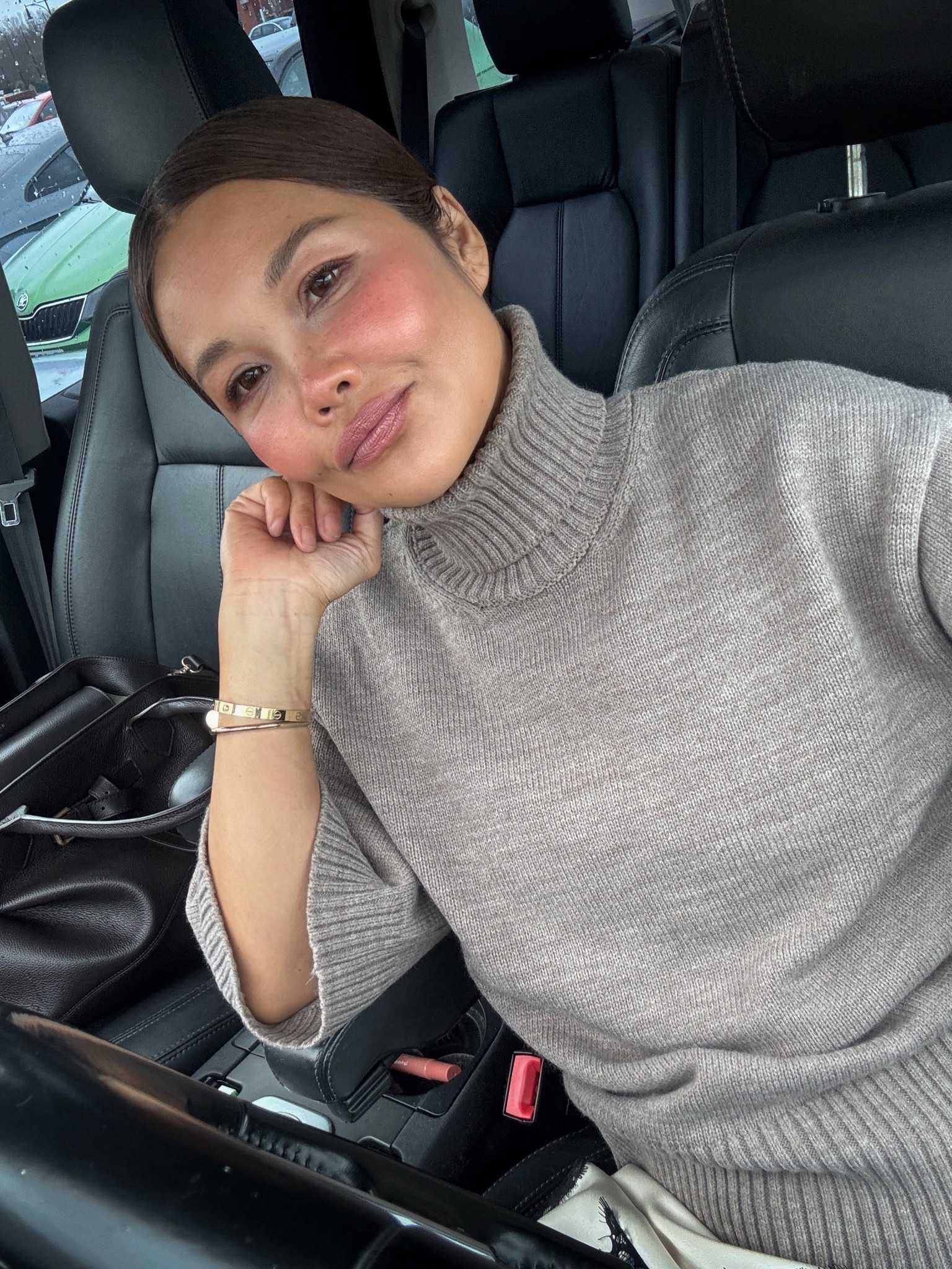 Rhode glazing milk
Dior foundation 2N
Concealer medium
Make up by Mario serum bronzer  in medium
Mac lipstick in cool teddy
Rhode lip liner in lean 
Rhode peptide lipgloss in pretzel
Rhode pocket blush in apple candy 
CT magic wand in pillow talk on top 
One size spray
Lashes in urban decay black
Eyebrows in Refy 

#LTKgiftguide #LTKbeauty #LTKspring