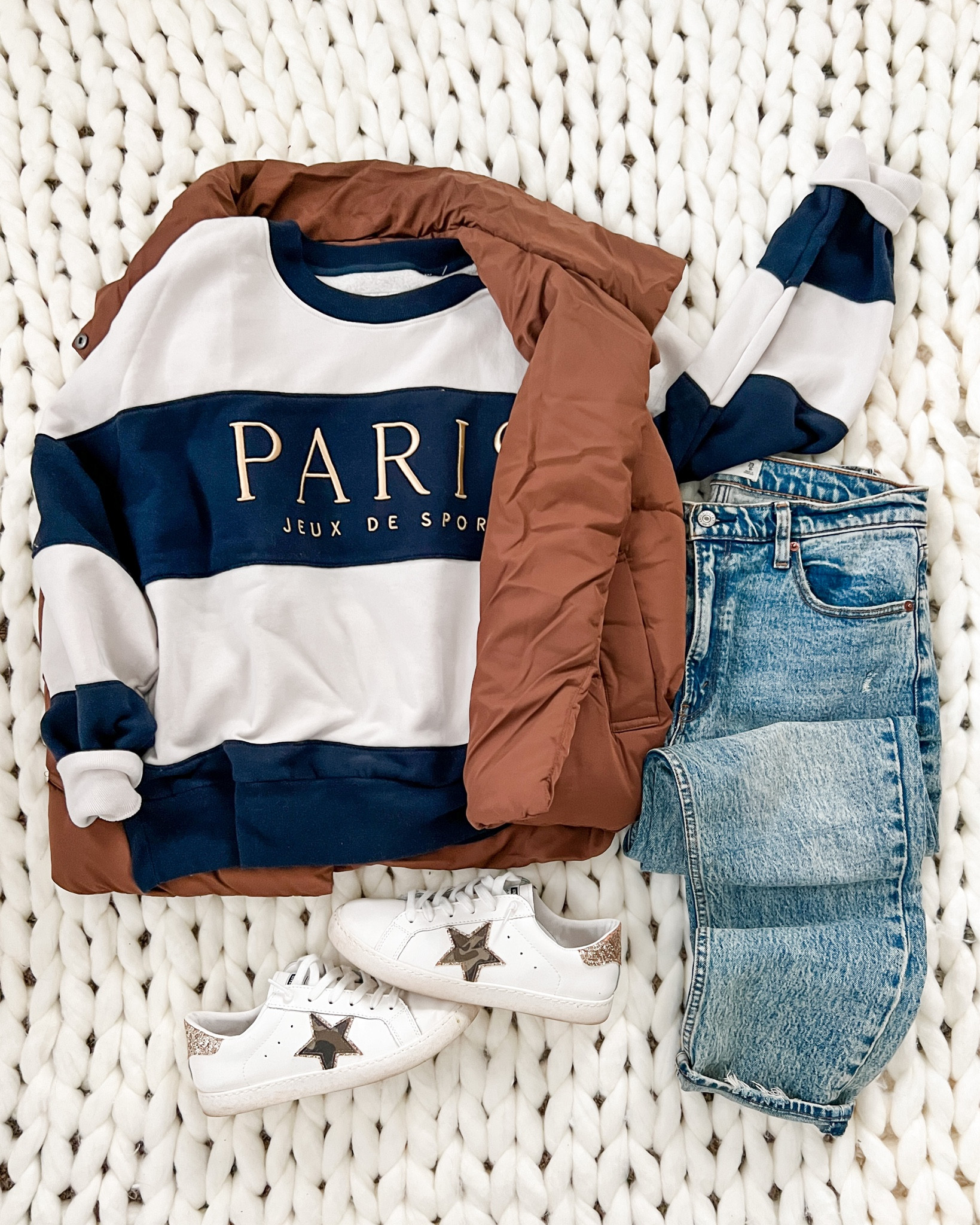 Winter outfit, winter outfits, winter style, winter fashion, Abercrombie, Abercrombie outfit, Abercrombie style, Abercrombie jeans, puffer vest, puffer jacket, crewneck sweatshirt

#LTKFind #LTKunder50 #LTKunder100 #LTKsalealert #LTKSeasonal