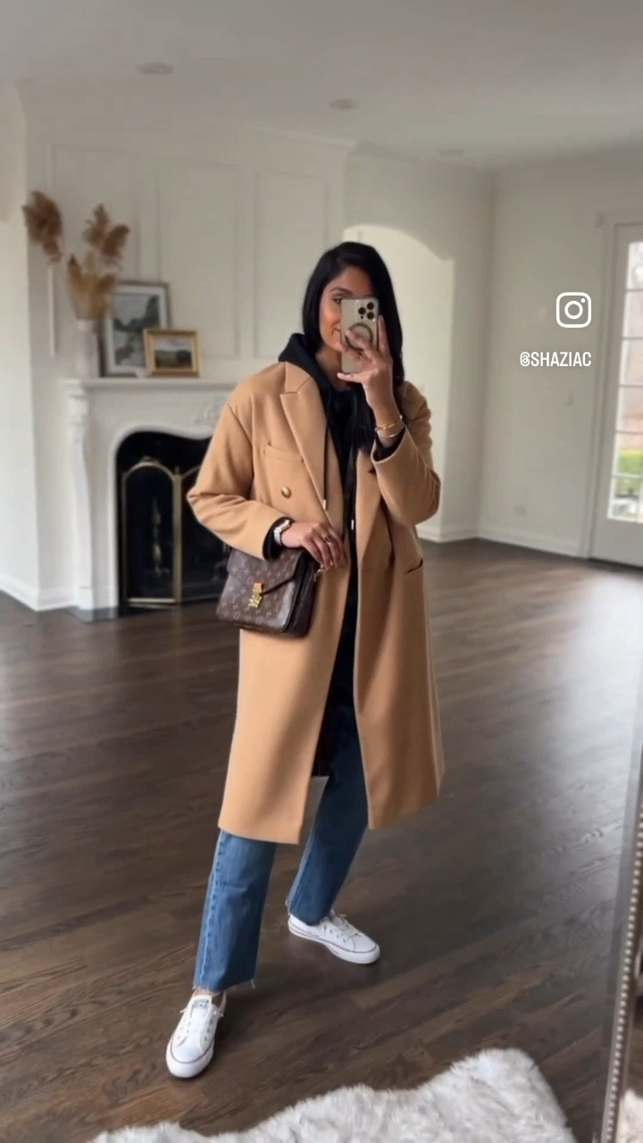 Comfy and easy outfit: hoodie, straight jeans (mine are the cheeky straight from Gap and I love them!), a long wool coat, white sneakers, and a crossbody bag. 



#LTKunder50 #LTKstyletip #LTKunder100