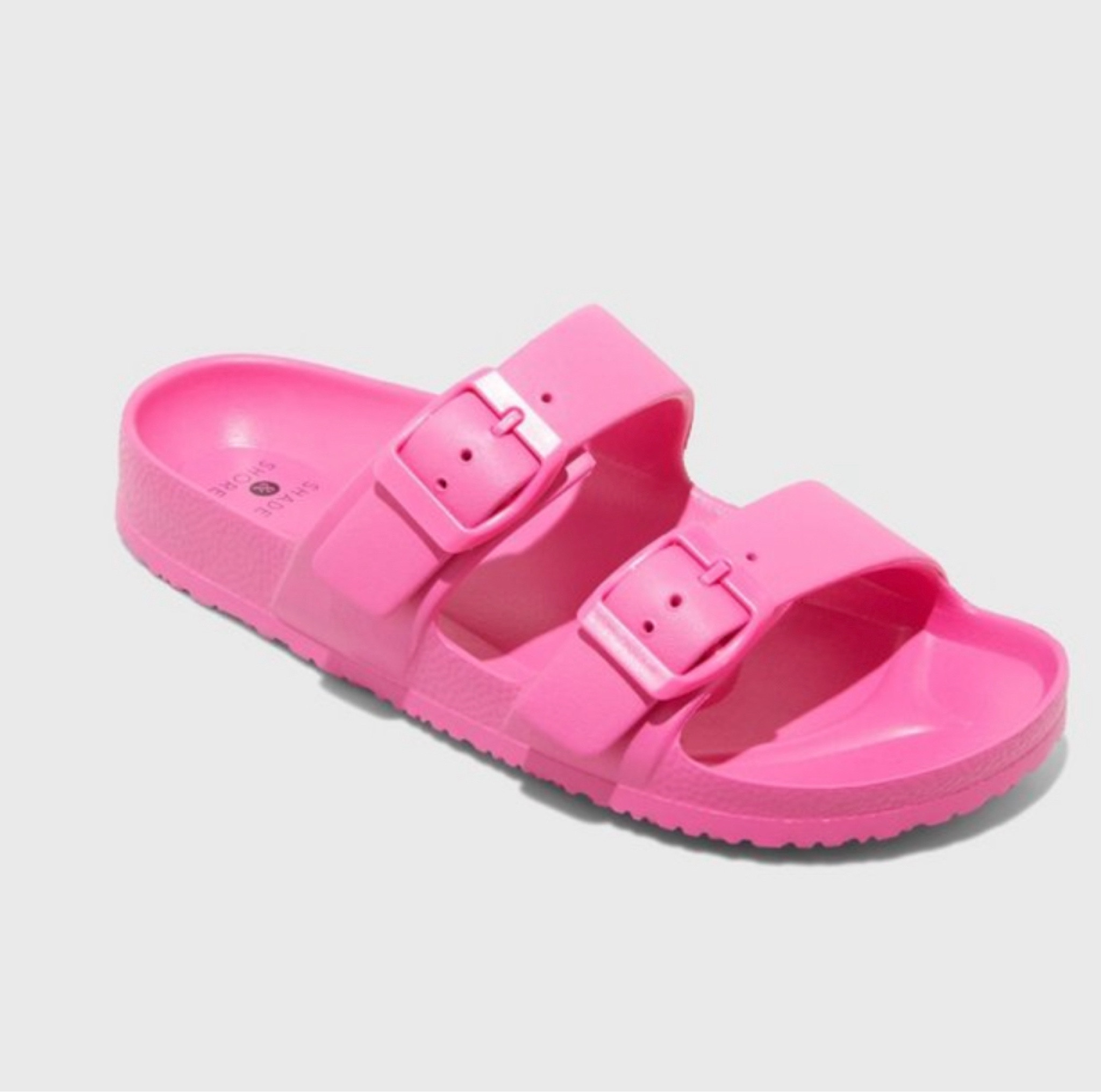 Great sandals for around the house and yard, the pool or beach!

#ltkshoes #target 