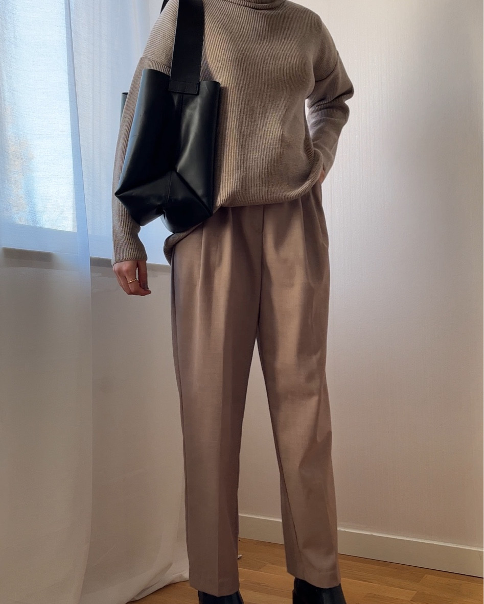 Tonal fall look

Fall fashion, fall outfits, beige jumper, knitwear, turtleneck, wool sweater, cashmere sweater, camel knit, beige trousers, camel trousers, Grey trousers, wool trousers, Arket jumper, &other stories trousers, loafers, autumn outfit, autumn fashion, fall look, autumn look, minimal outfit, simple outfits, Winter outfits, winter fashion, cosy jumpers

#LTKeurope #LTKstyletip #LTKCyberweek