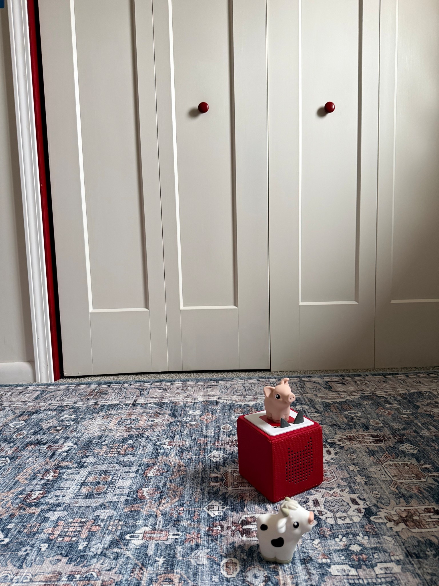 Unplugged play, endless creativity.

#screenfreeplay #unpluggedplay #playwithoutscreens #childhoodunplugged #letthembelittle 
#creativeplay #imaginativeplay #playathome #kidsactivities #playtimefun #simpleplay 
#parentingideas #raisingcreatives #nursery #genderneutralnursery #boynursery #rednursery #redandbluenursery #toniesbox #tonies

#LTKBaby #LTKKids #LTKstorytime