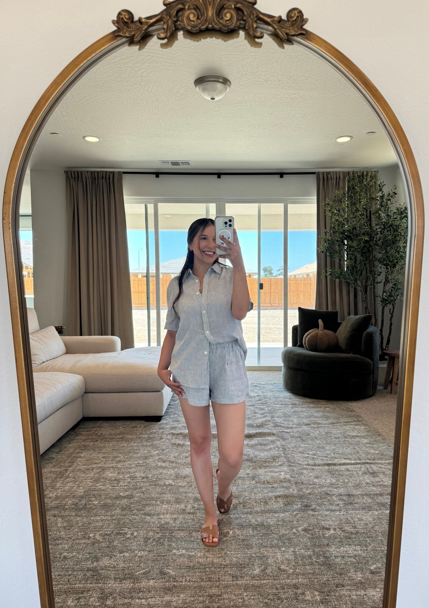 Morning coffee, errands, lounging at home — this set does it all. 

Thank you @onequince for sending me this set — officially my go-to for everyday wear. #QuincePartner