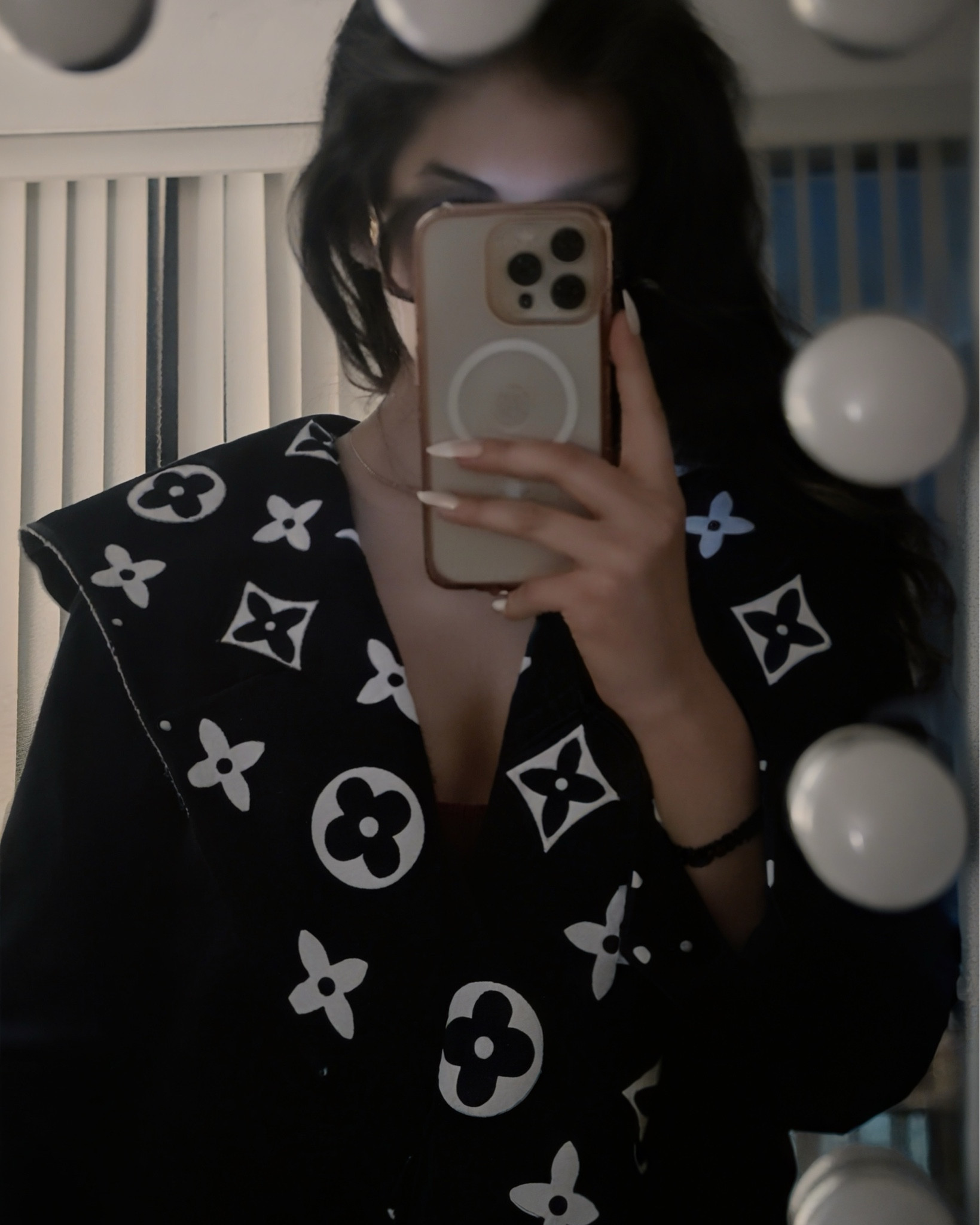 Louis Vuitton Cashmere Trench Coat 

#LTKfall #LTKstyletip #LTKwinter