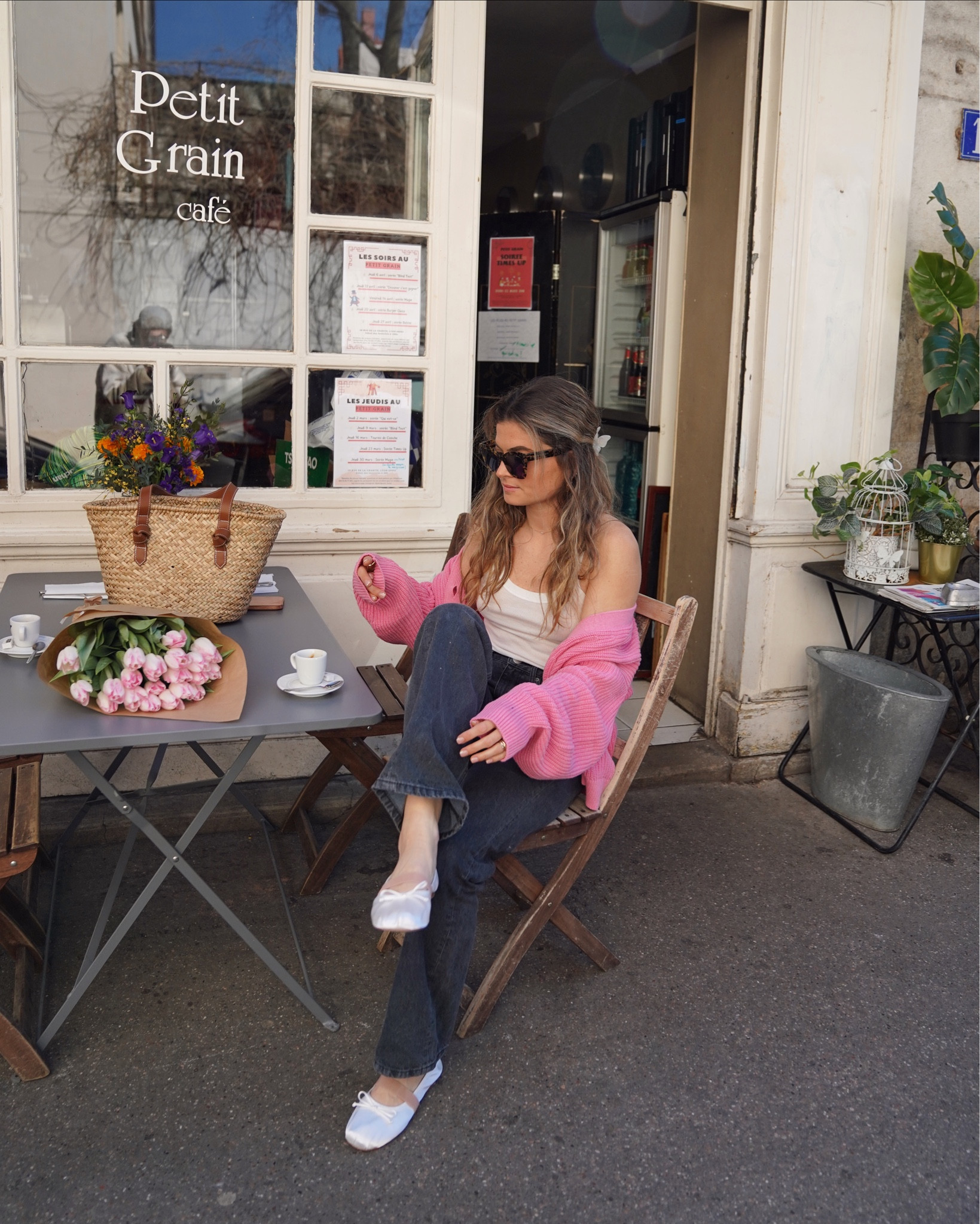 Pink vest and ballerines for this spring. A touch of color in this outfit. 


#LTKeurope
