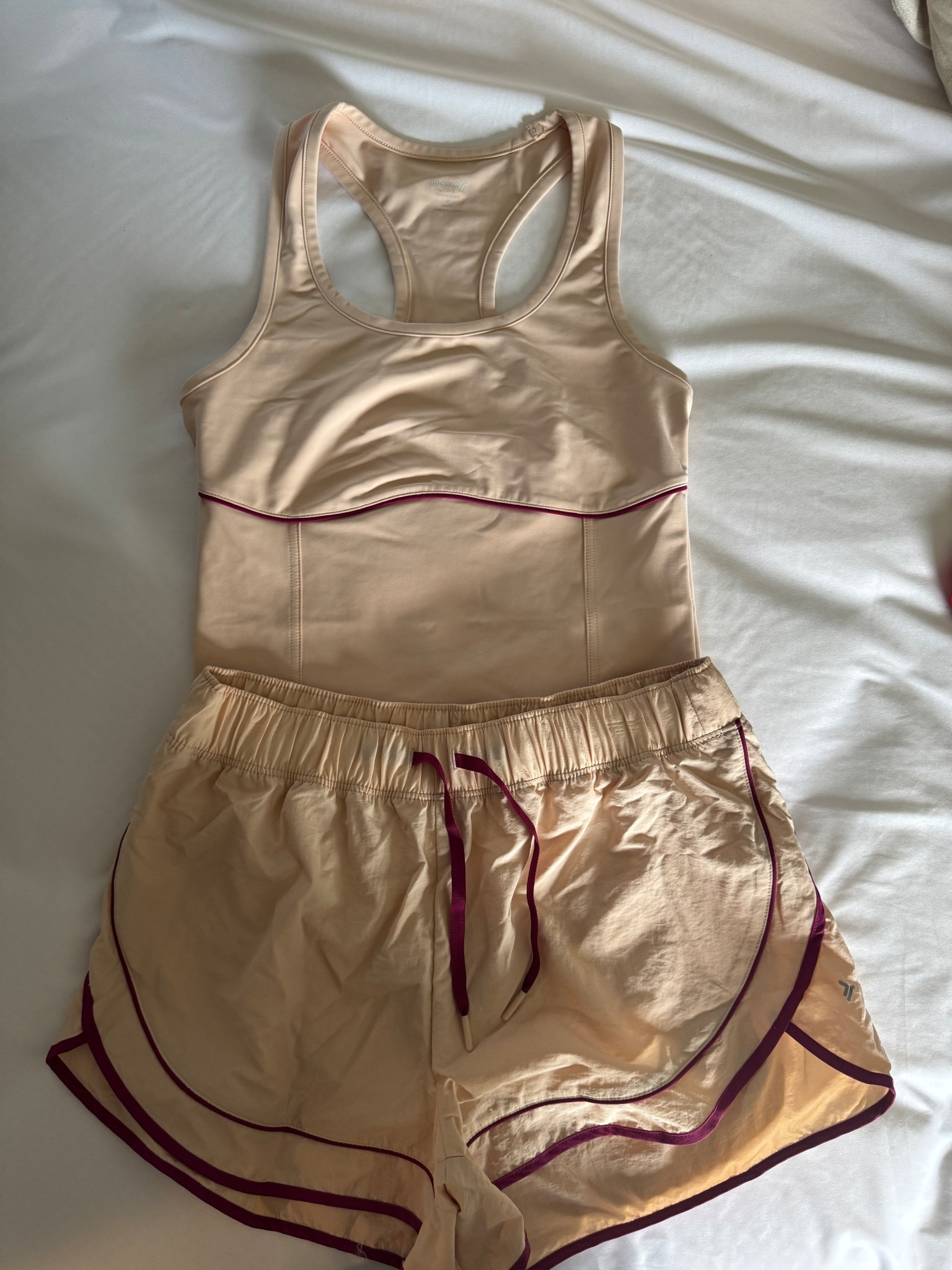 Just grabbed this new workout set from Old Navy and I’m obsessed 😍 So comfy, flattering, and the color is perfect for summer! I love that it holds everything in without feeling too tight — perfect for chasing kids or sneaking in a quick workout! I got a medium in the short, small in the top! 💪 #OldNavyStyle #momlife #LTKfit


#LTKActive #LTKSaleAlert #LTKSummerEdit