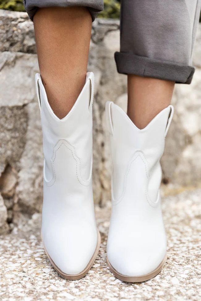 Jaylee White Rounded Toe Western Style Booties | Pink Lily