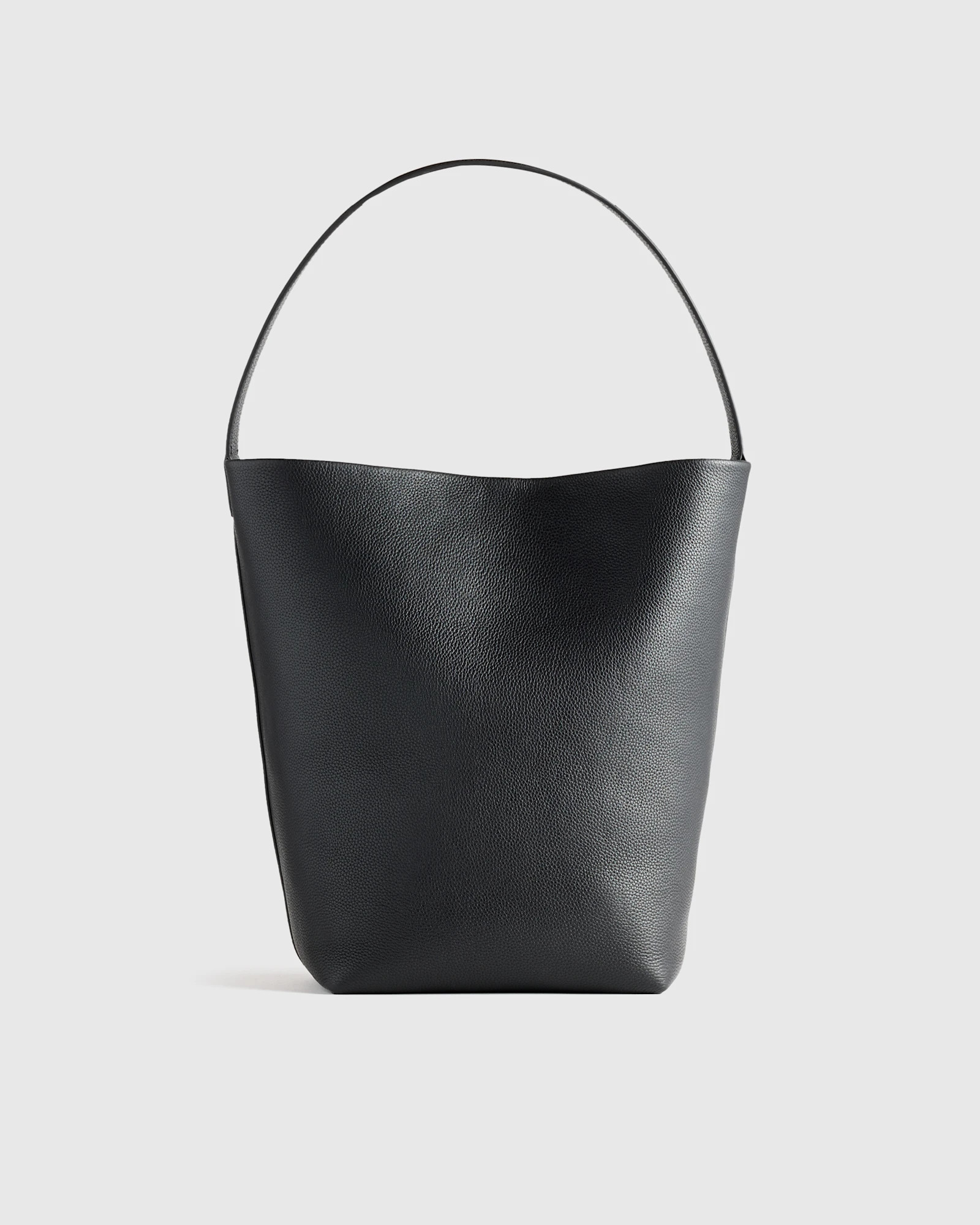 Quince | Women's Italian Leather Large Soft Bucket Shoulder Bag in Soft Ivory | Quince