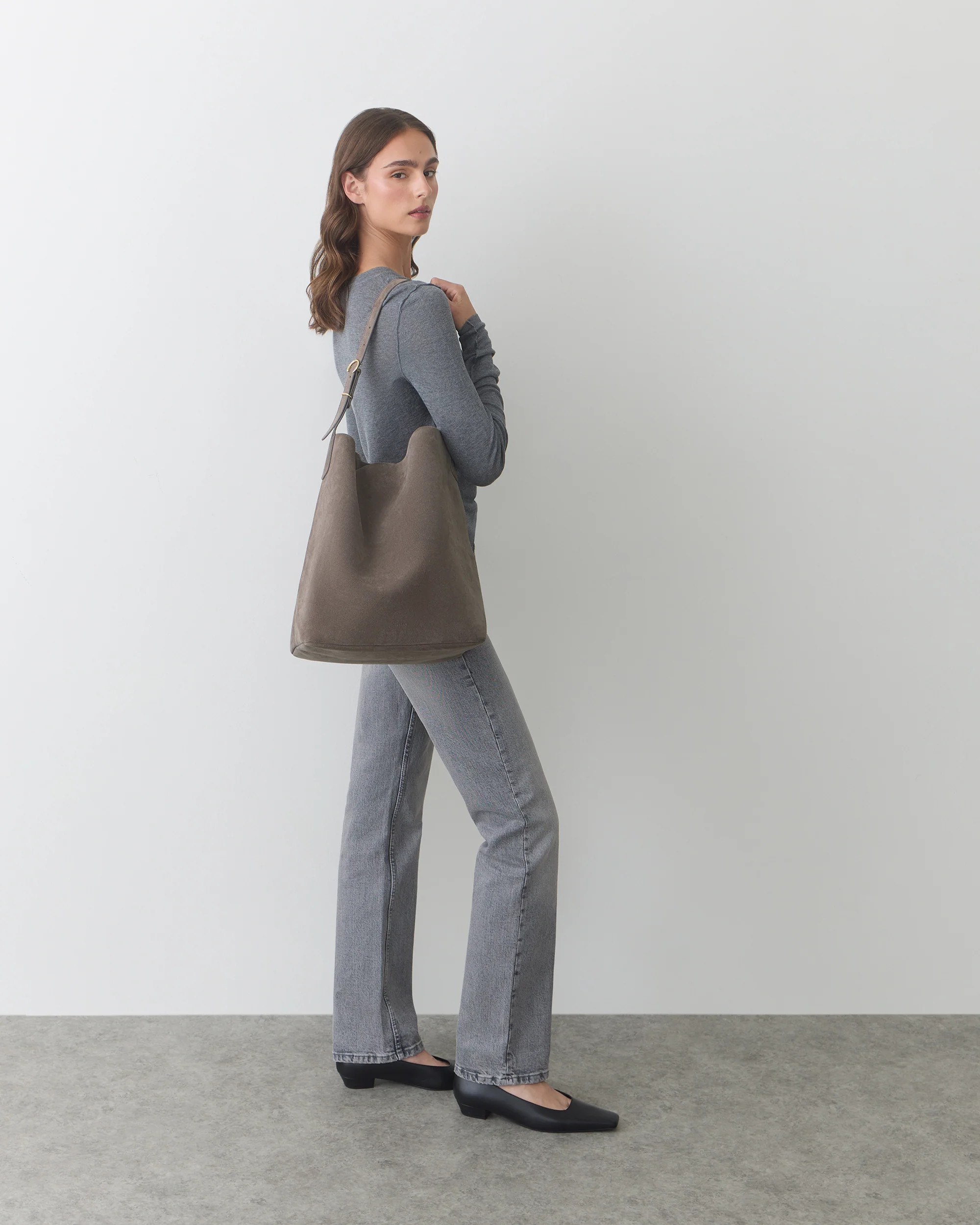 Camina Bucket Bag (Suede) | Cuyana