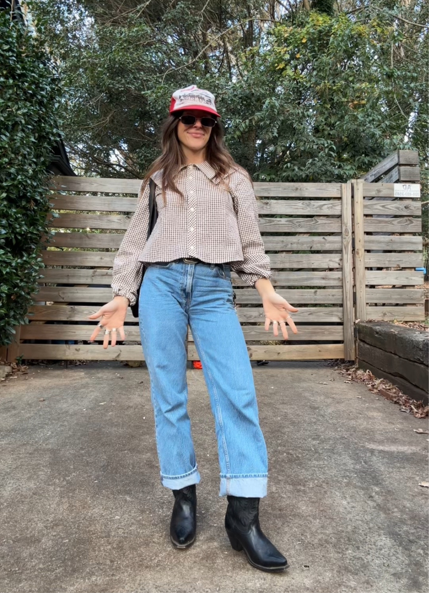 wearing a 24short in jeans 

cutest top ever: plaid Peter Pan collared shirt Zara XS 🖤 

#abercrombie.