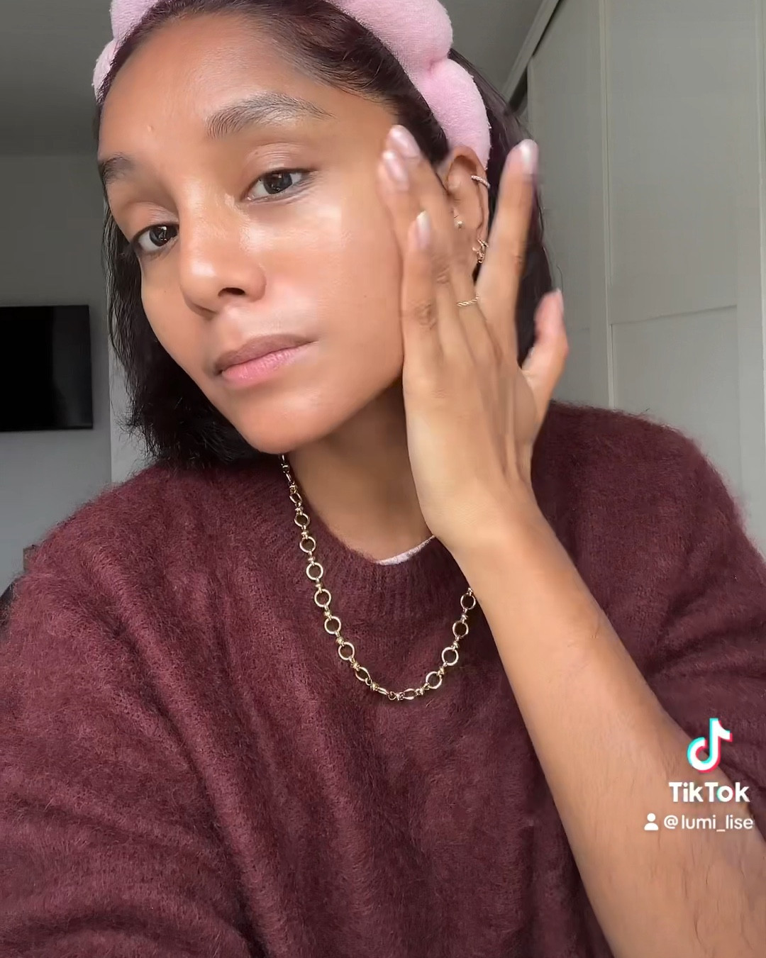 GRWM for a meeting using some of the best, easy make up products that’ll leave you super glowy and effortless! 

#LTKbeauty #LTKeurope #LTKskincare