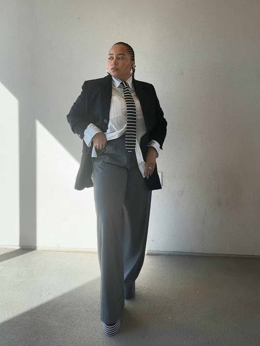 It’s Monday, let’s get to business. 👔

#ootdfashion #workwear #instafashion #fashionblogger #ootd