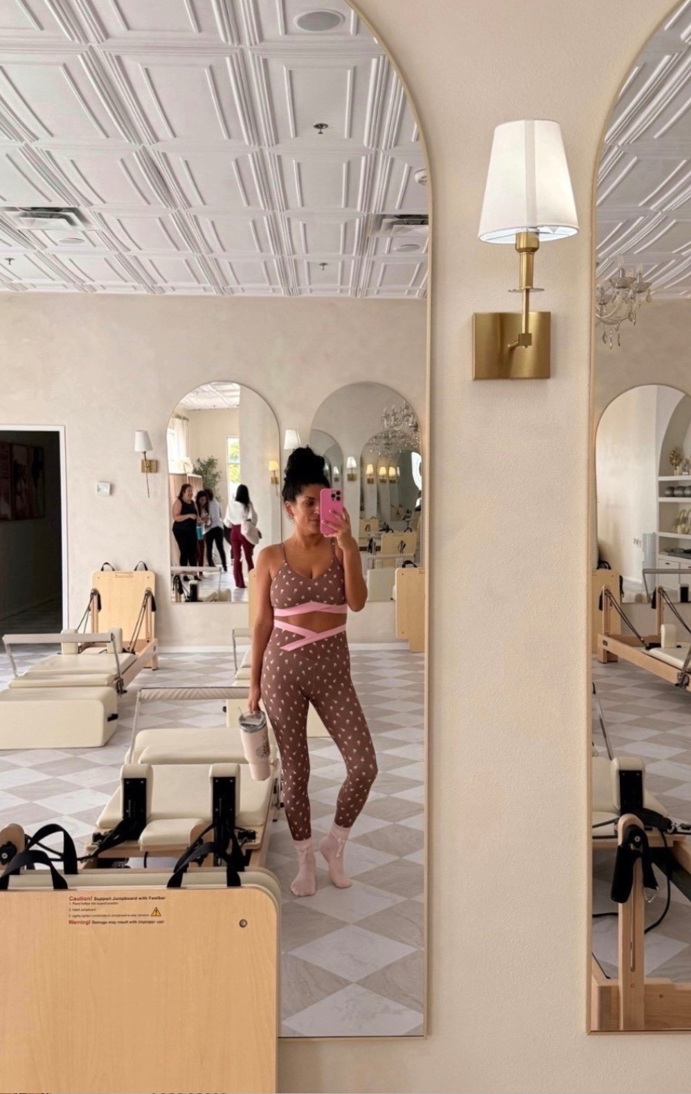 this set just made pilates a little more fun 🤎

#pilatesoutfit #activewearstyle #gymlook

#LTKdayinmylife #LTKfitnessgoals #LTKmorningroutine