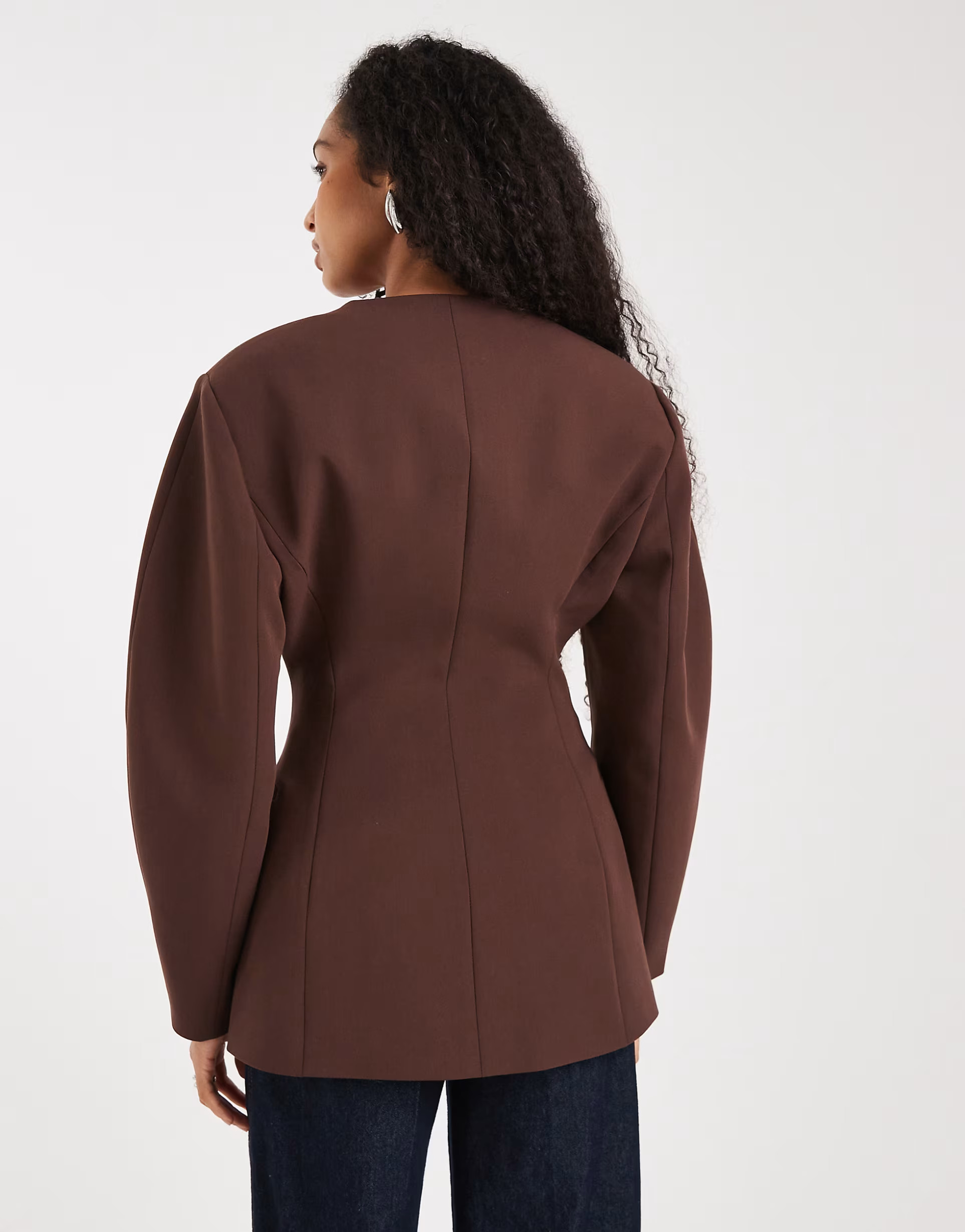 ASOS DESIGN – Kragenloser Blazer in Schokobraun mit betonter Taille | ASOS | ASOS (Global)