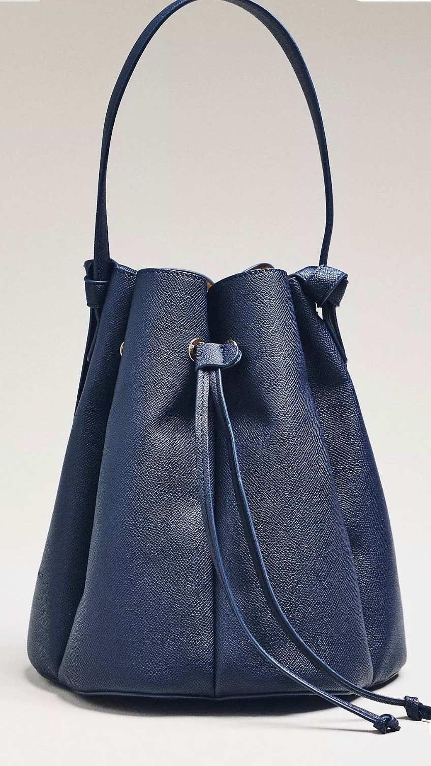 Under $100 bag!!

#LTKSeasonal #LTKTravel