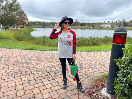 Baby it’s cold outside graphic Christmas tshirt snowman tee Buffalo plaid long sleeve shirt casual holiday top 

I’m wearing a size small. 130 lbs. 5’4
#amazon #founditonamazon #amazonfashion #christmas #christmasshirt #xmas 

#LTKGiftGuide #LTKHoliday #LTKSeasonal