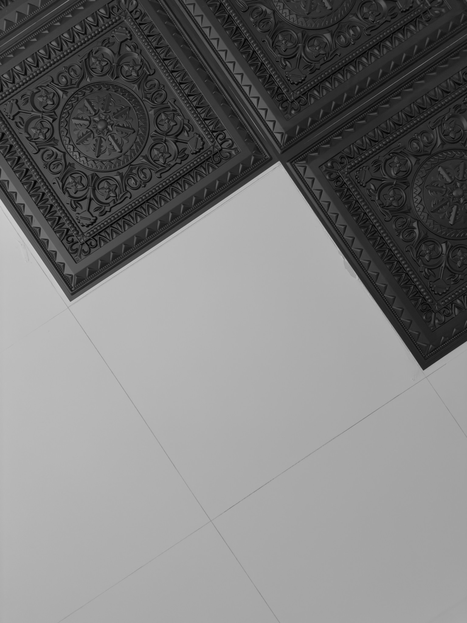 Never thought a ceiling could carry this much mood—but here we are. Just a few panels and suddenly the whole room feels warmer, deeper, more me. I’ve linked everything I used right here in case your space is calling for a quiet little transformation too.

#LTKFindsUnder100 #LTKHome