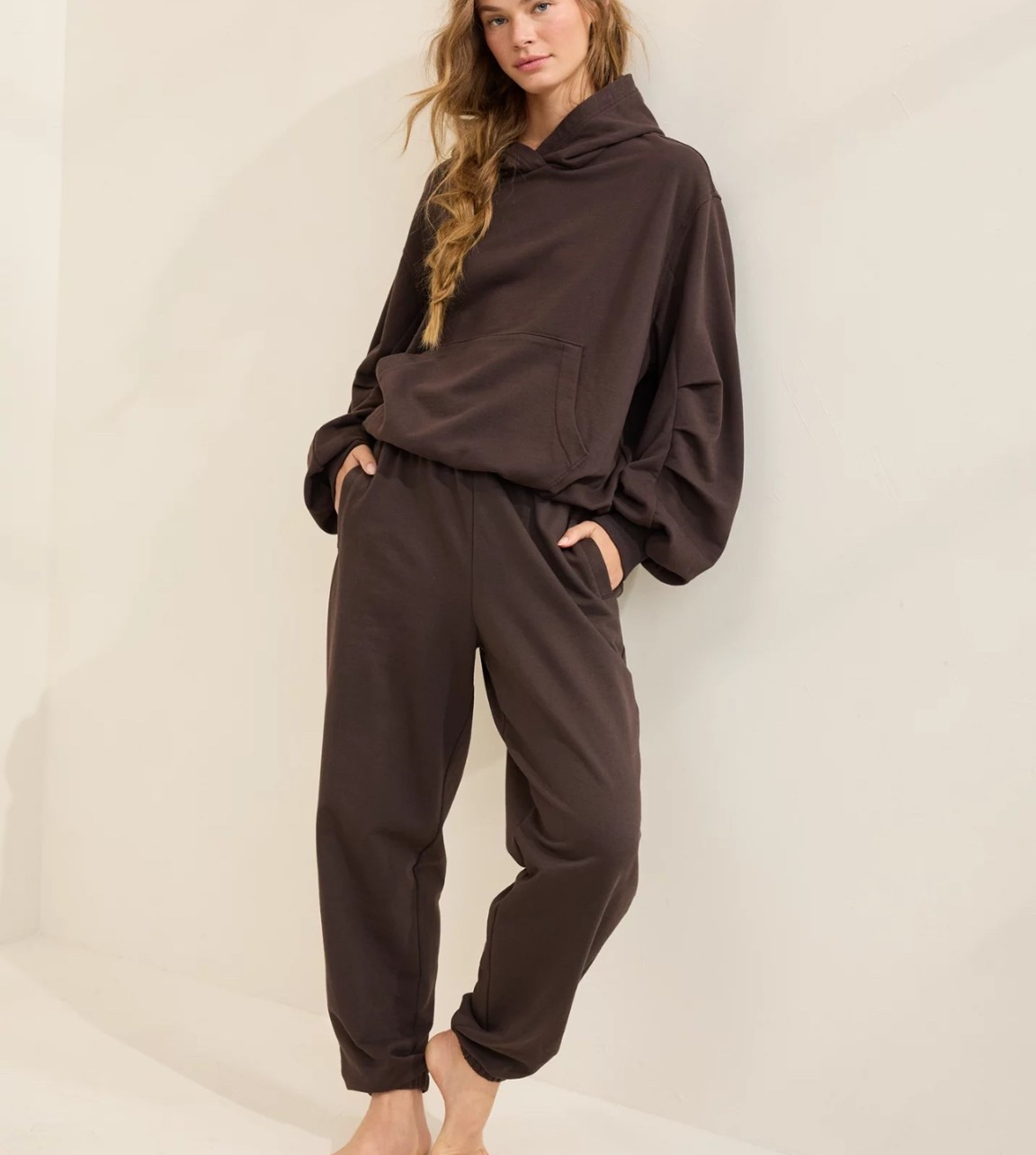 Obsessed with this cozy set!!! Lots of colors, although this brown is **chefs kiss** and both the sweatshirt and sweatpants are on SALE!! 👏🏼🎉

#LTKSaleAlert #LTKFindsUnder50 #LTKSeasonal