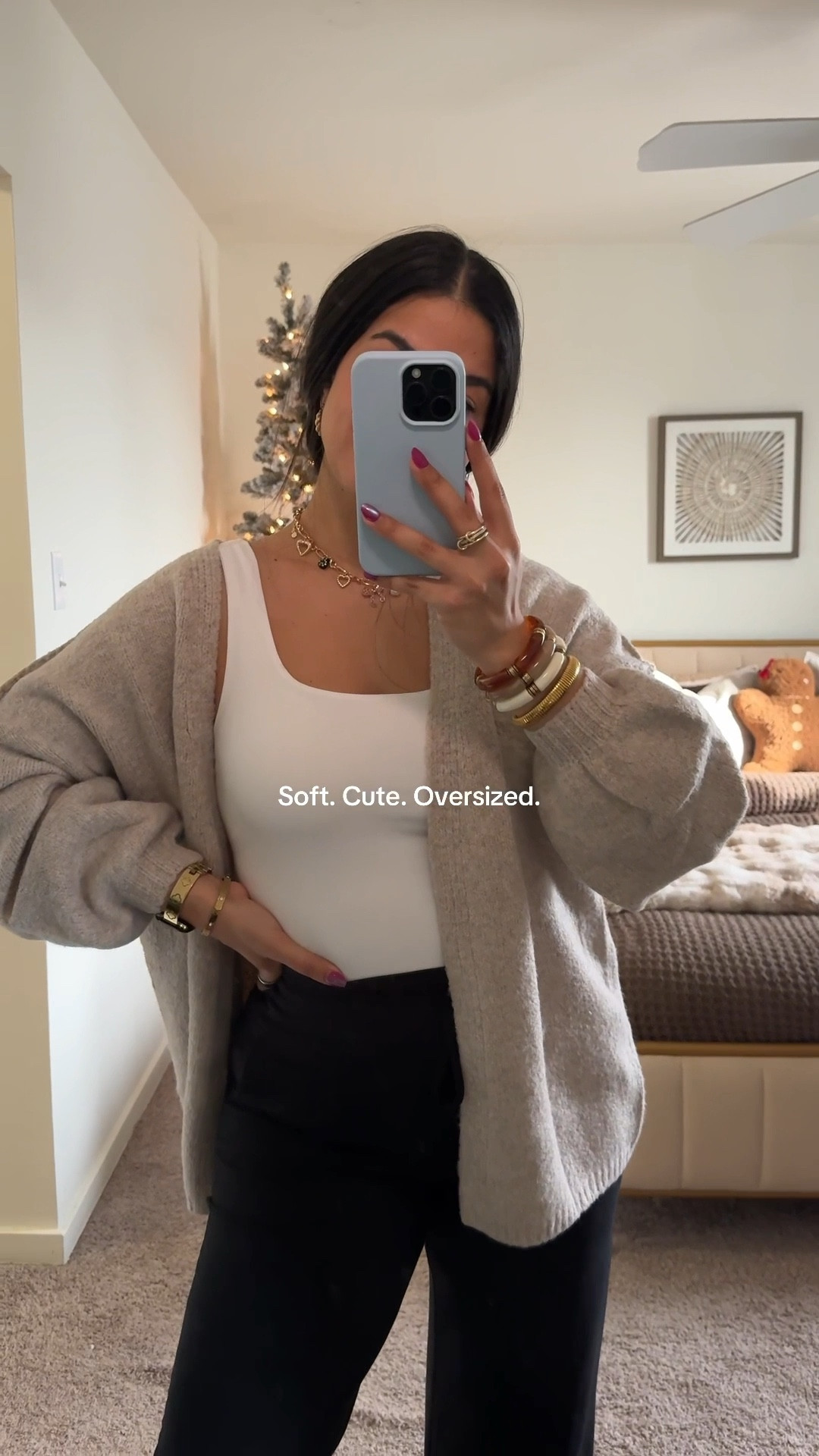 This cardigan is so comfy and soft! Wearing size M ✨

#LTKFindsUnder50 #LTKSaleAlert #LTKootd