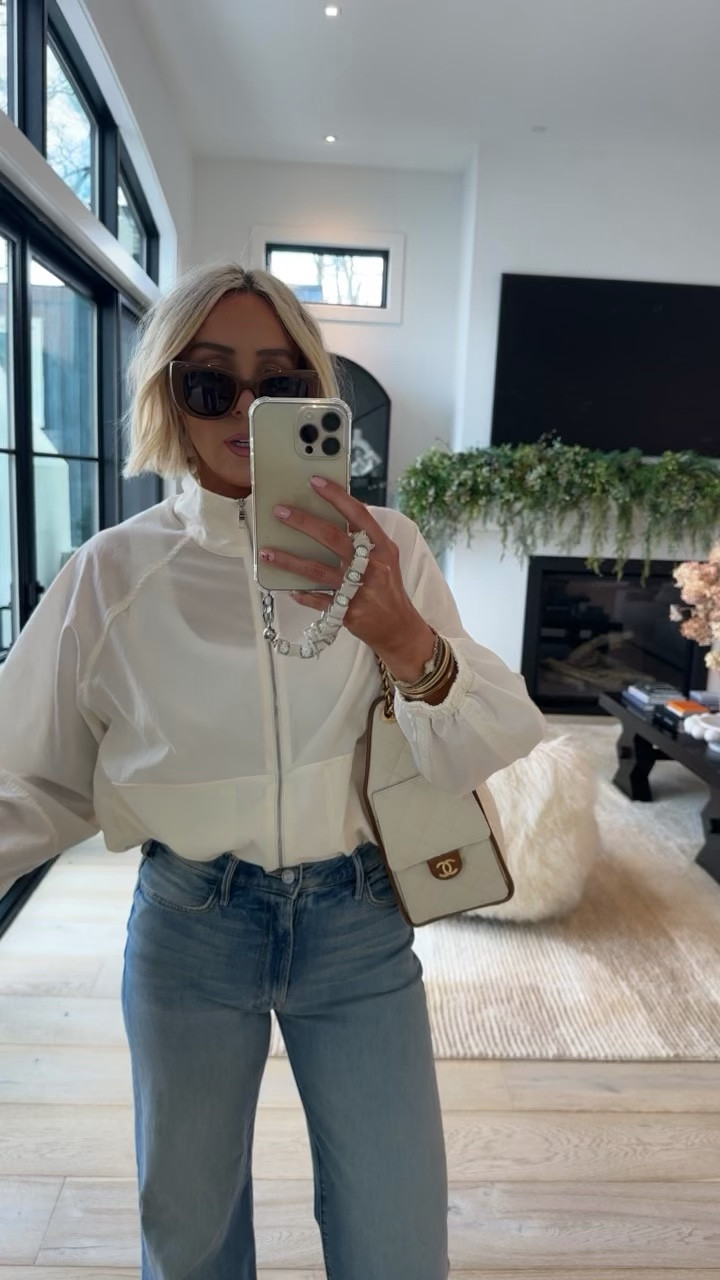 Two of my most worn items in one fit 😍 small in jacket and 27 in denim 