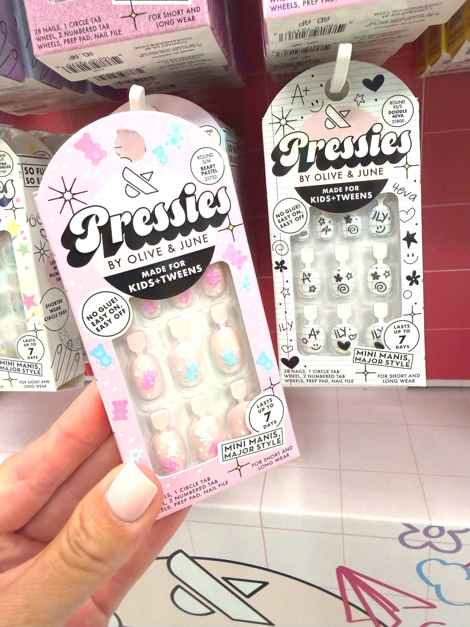 Olive & June Pressies Teen Nails @Target #target #targetstyle #oliveandjune #pressies #manicures #pressons #newatarget