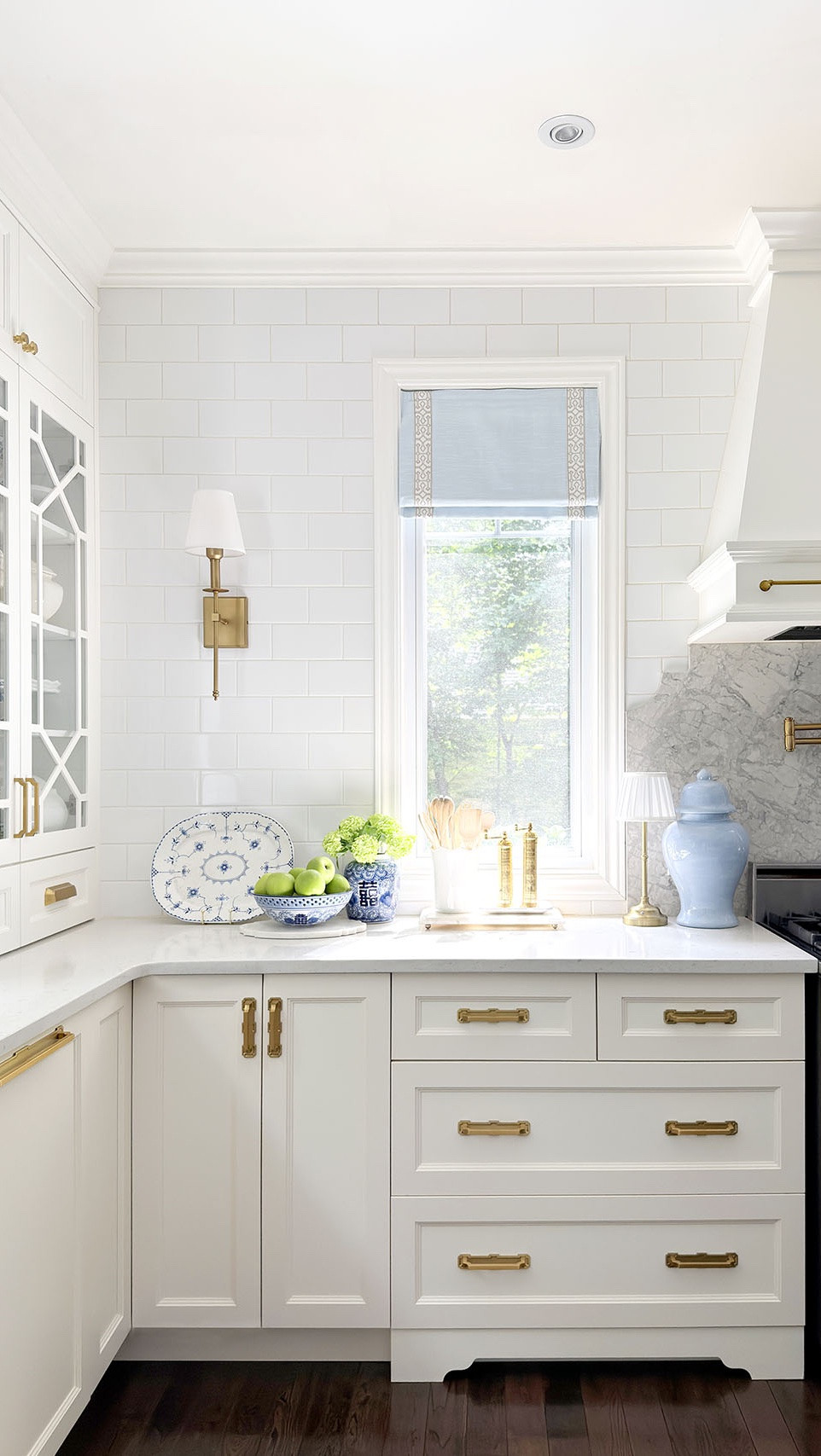 #Ad #WayfairPartner #Wayfair 
SO CHIC! Gorgeous pieces from @Wayfair that elevate our kitchen! We’ve layered in gorgeous lighting, plumbing and hardware through the years to create our stunning signature look!

#LTKhome #LTKstyletip