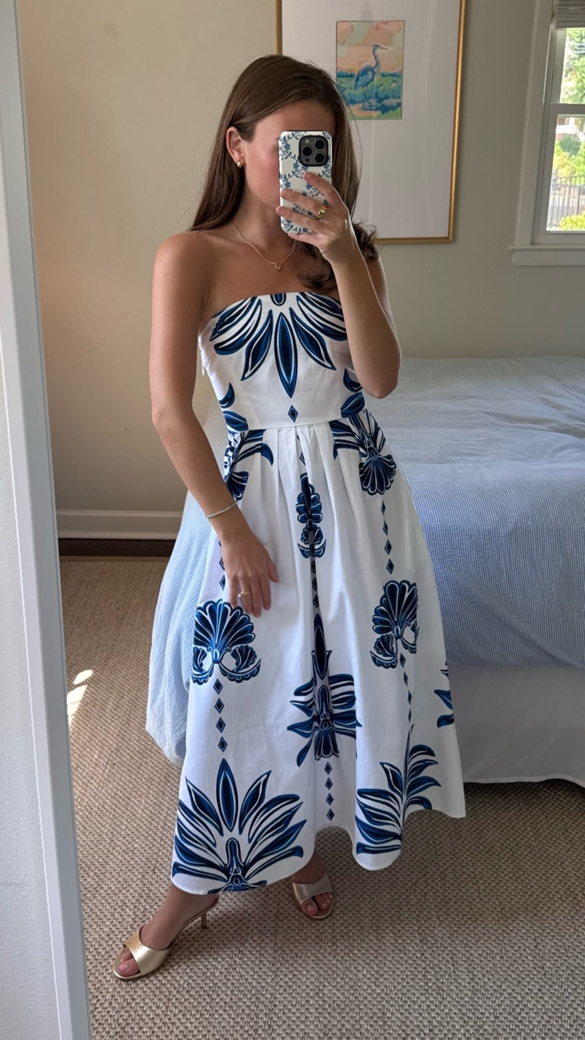 Wearing my usual size (xs) and I’m 5’2”! Lined and has pockets!