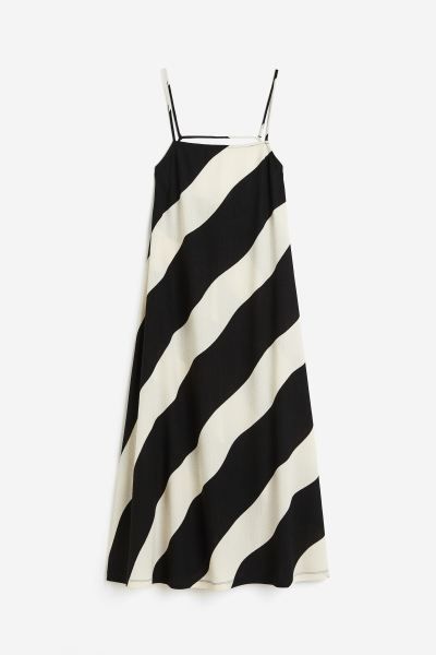 Textured strappy dress | H&M (UK, MY, IN, SG, PH, TW, HK)