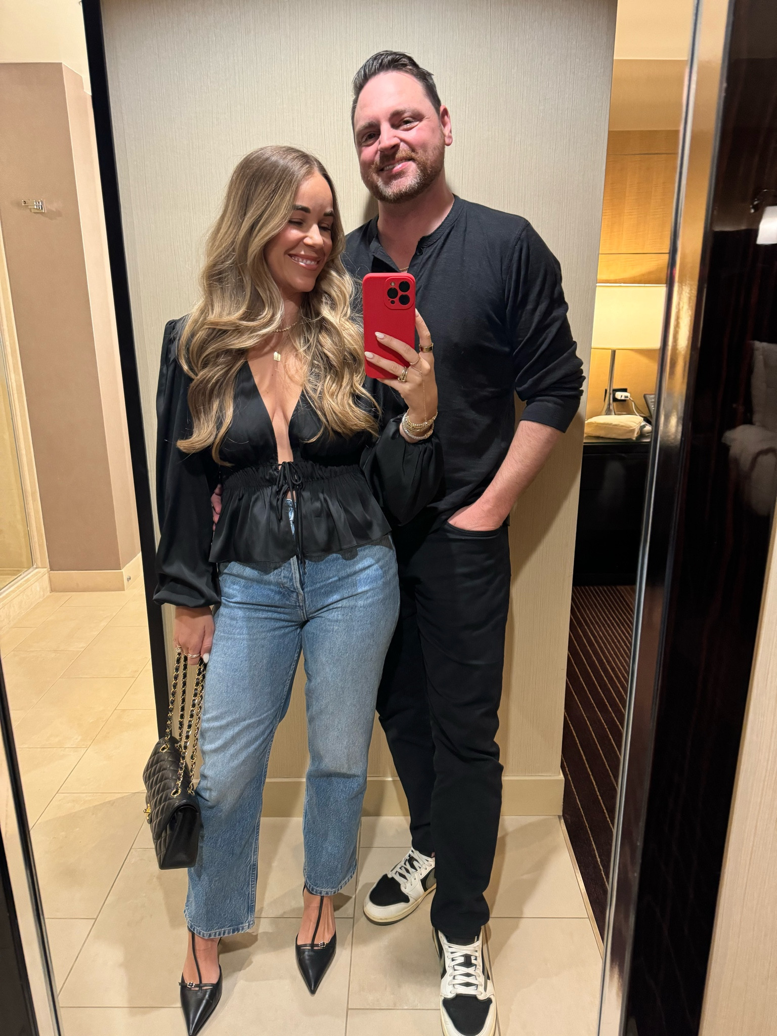 Date night. Casual outfit. Jeans and top. Kitten heels. Sling back heels. Small top. 27 jeans. Zara heels  