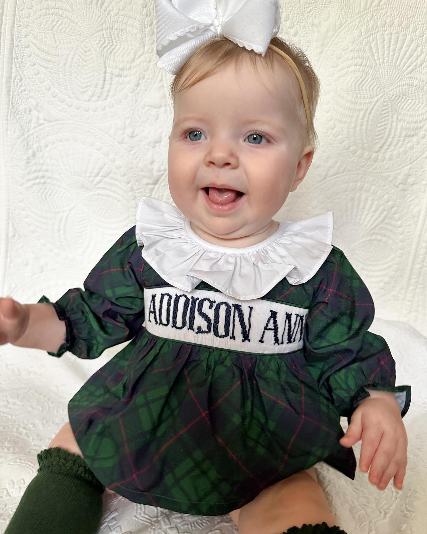 Addison’s #ootd (Santa Edition) • The Floyd family is finally celebrating Christmas with a special visit from the jolly man himself AND Mrs. Claus! We’re so thankful they didn’t forget about anyone on the nice list. 🎅🧑‍🎄

#firstchristmas #merrychristmas #santa #santababy #christmas #mrsclaus