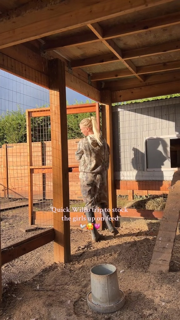 DITL: Taking care of the chickens 🐓💗🎀

amazonfashion, farm style, homesteading, camo sweatsuit, Abercrombie dupe, new year, homesteading, hunter boots, comfy outfits, casual sweatshirt, farm store

#LTKSeasonal #LTKStyleTip #LTKHoliday
