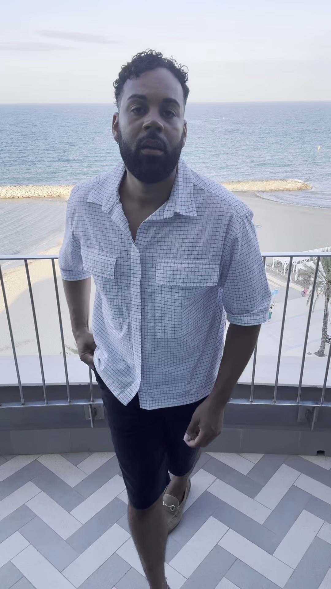 Had to talk rooftop drinks fit and keeping it real.
These gifted @threadbare.official shorts have quickly become my go-to - lightweight, easy to style, and made for golden hour moments like this. 

Are we team Hugo or Lemoncello Spritz? 🍸

#rooftopvibes #eveningstyle #cocktaillook #mensfashion #ootdinspo #sitges #rooftop #menswearstyle #menswear #gifted #threadbare #dressedforthemoment 

#LTKmens #LTKsummer #LTKuk